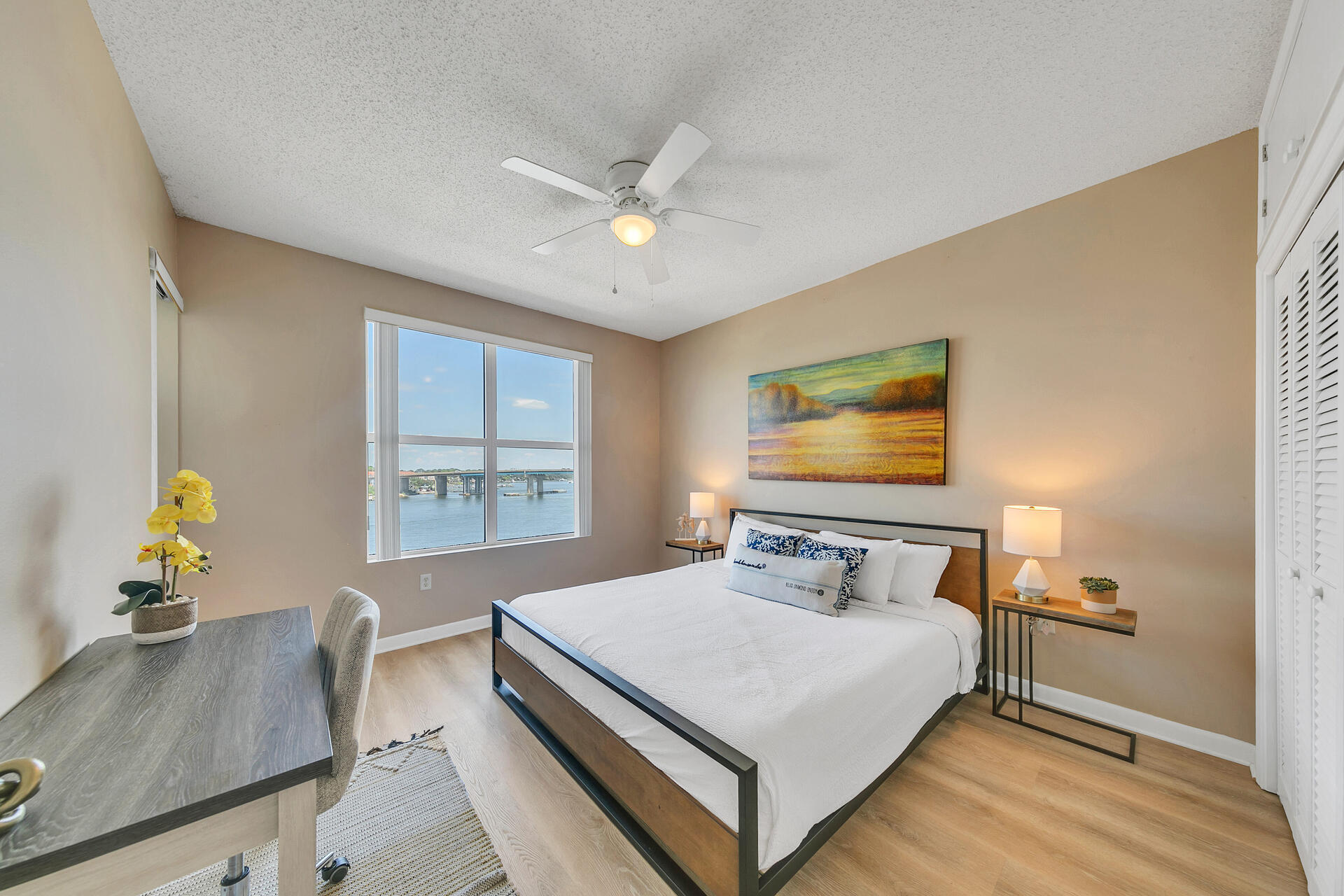 PALM COURT YACHT CLUB - Residential