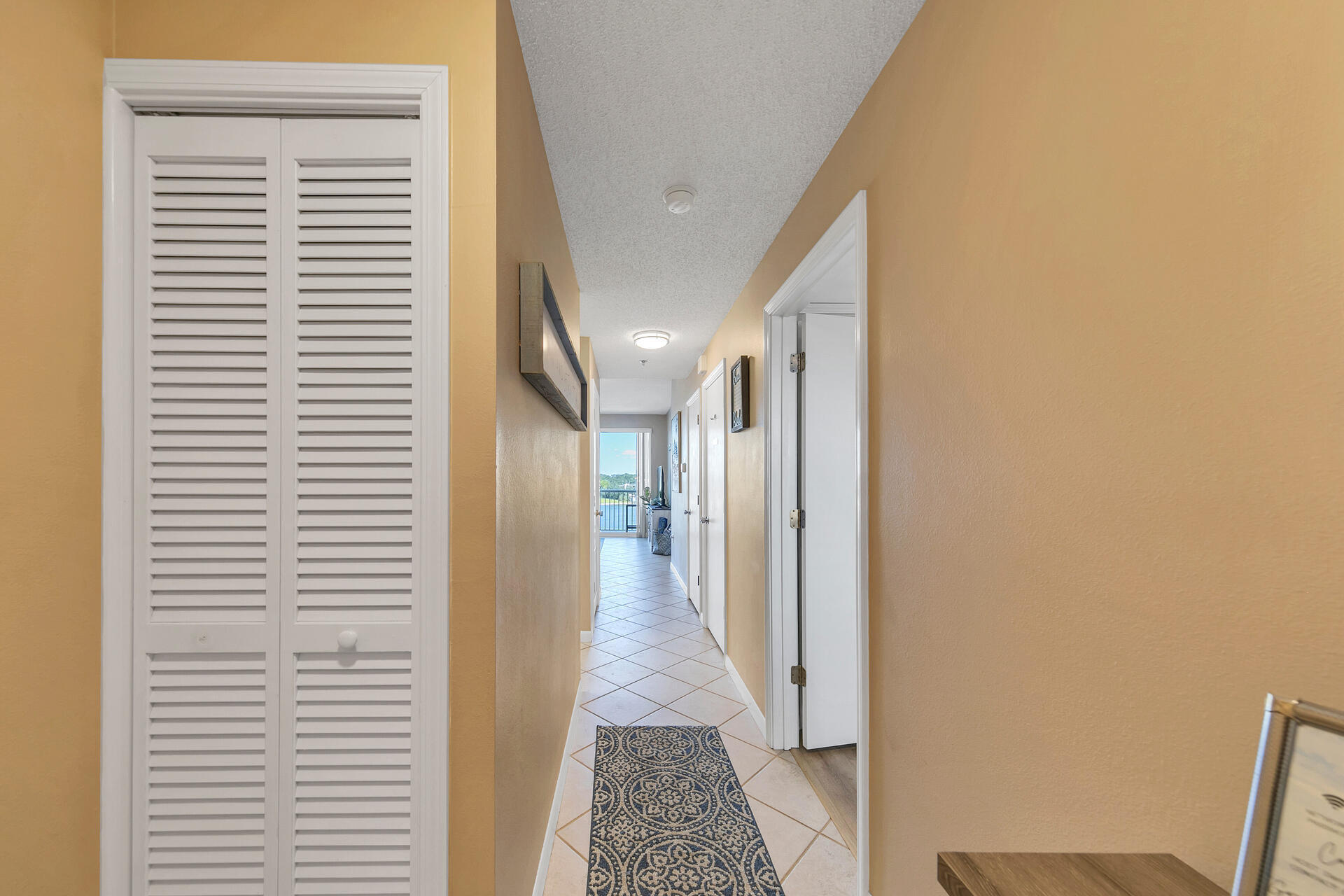 PALM COURT YACHT CLUB - Residential