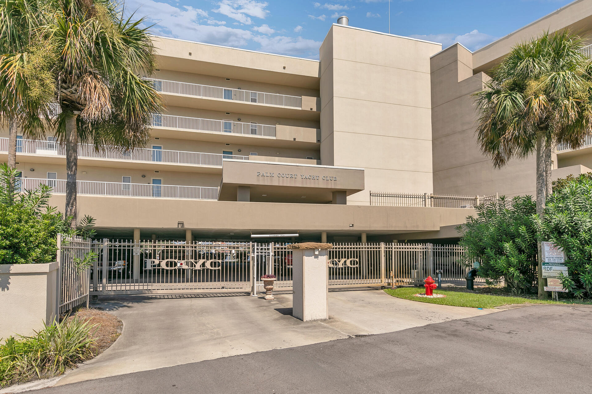 PALM COURT YACHT CLUB - Residential