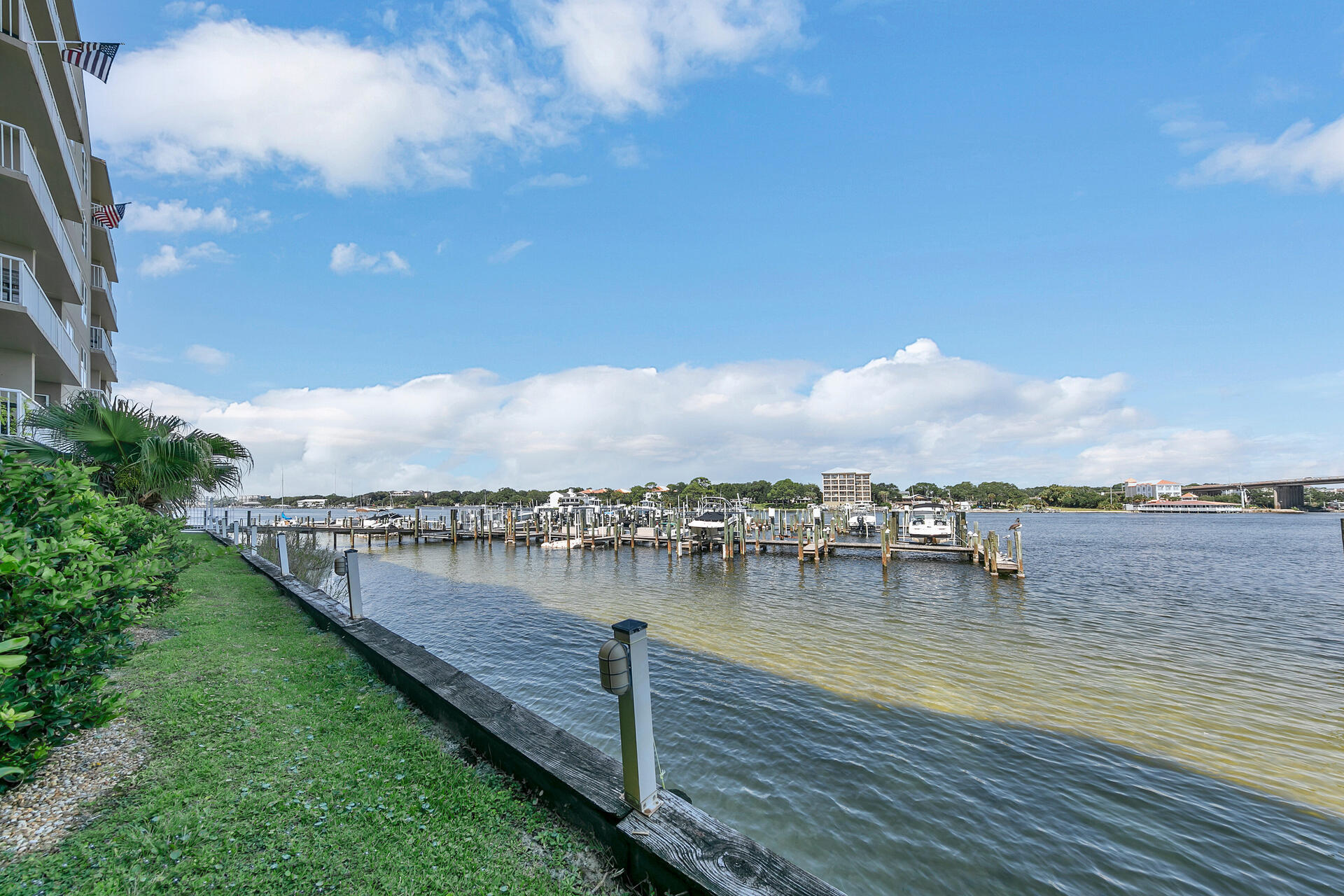 PALM COURT YACHT CLUB - Residential