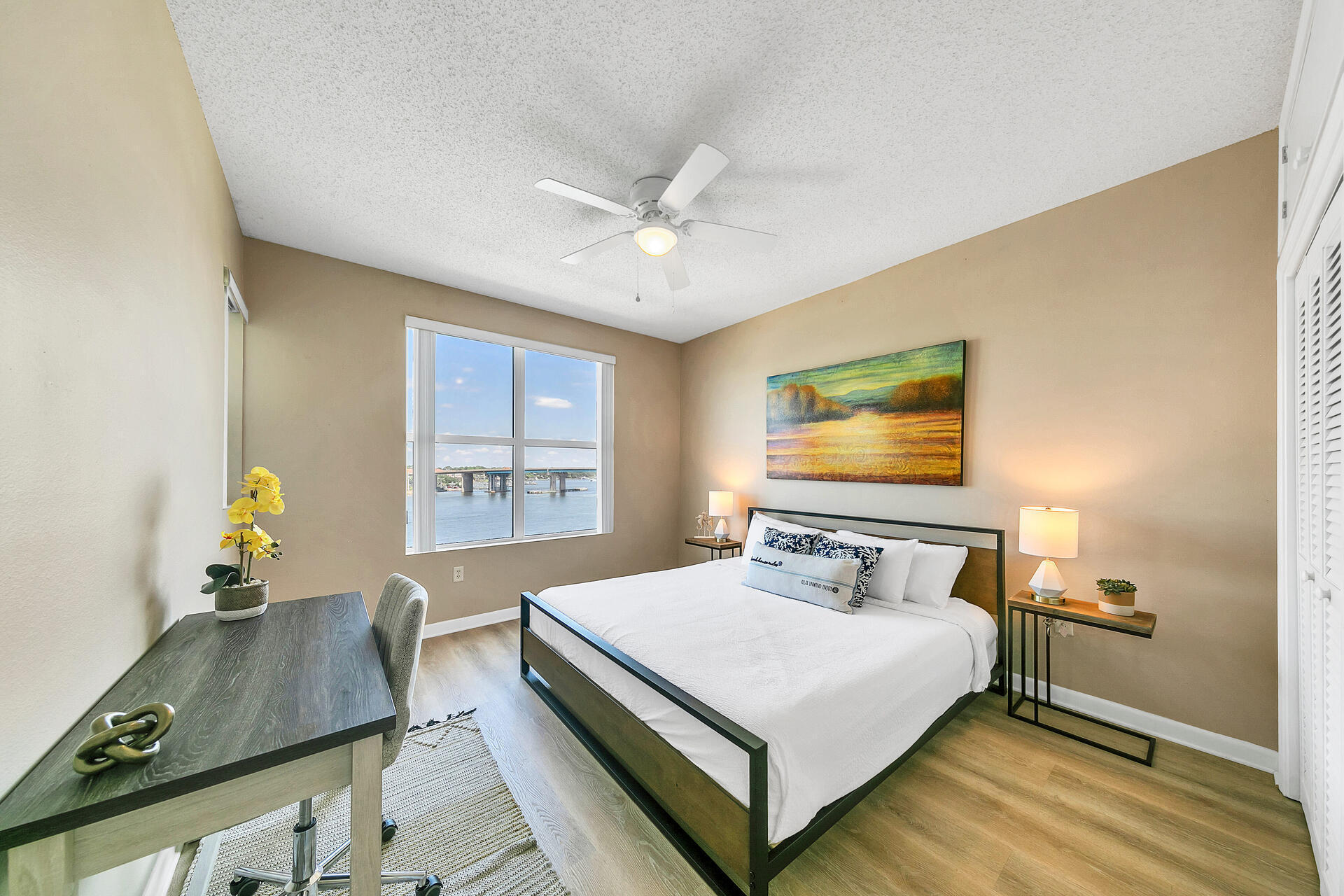 PALM COURT YACHT CLUB - Residential