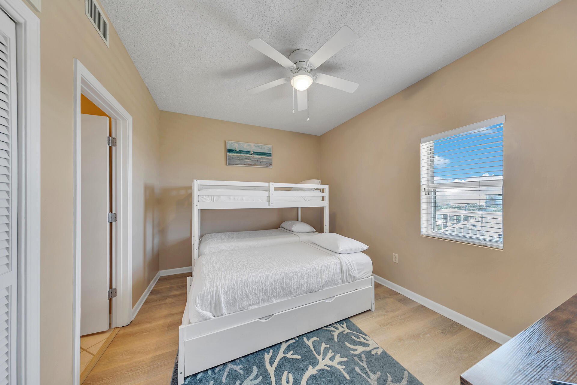 PALM COURT YACHT CLUB - Residential