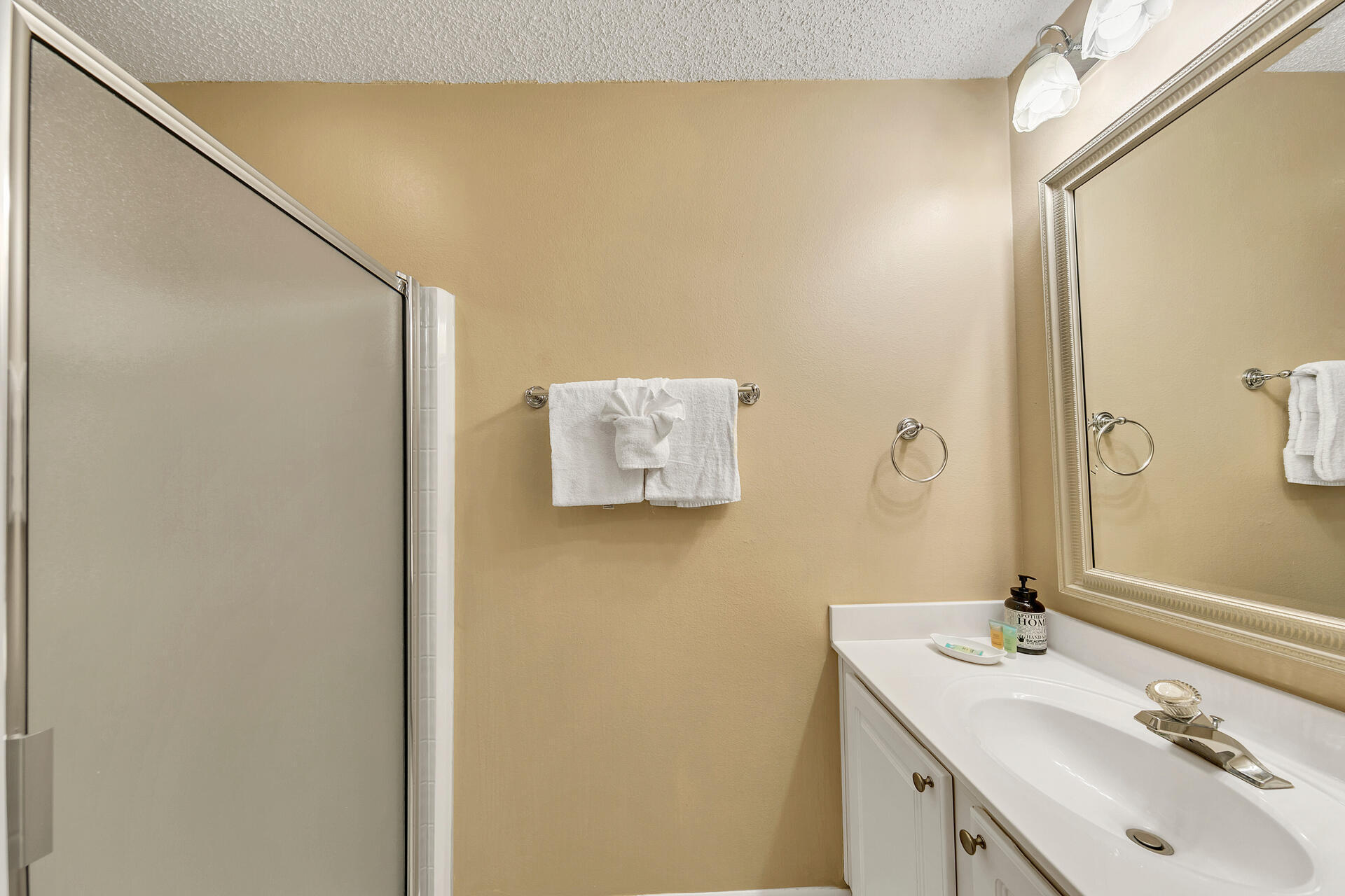 PALM COURT YACHT CLUB - Residential