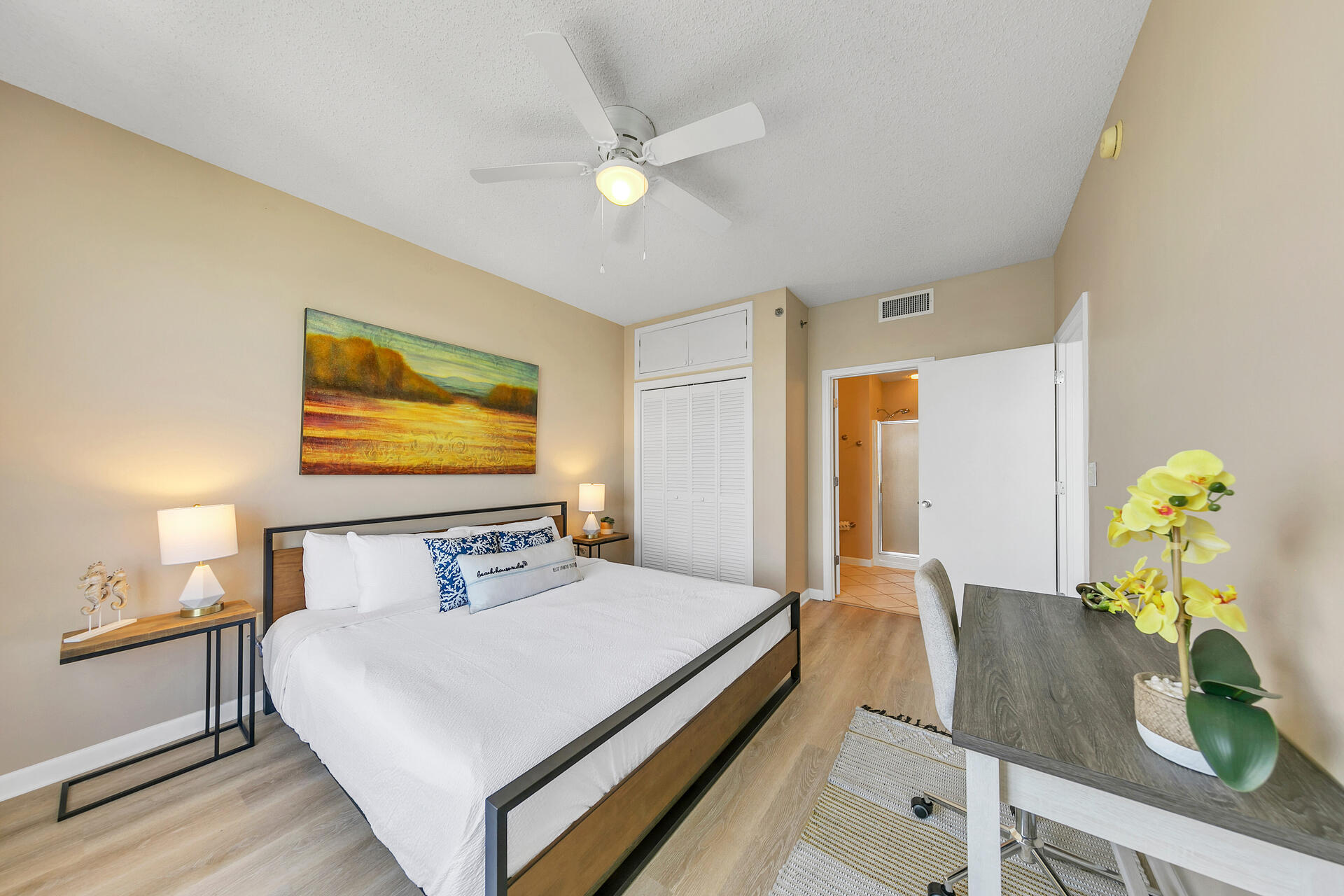 PALM COURT YACHT CLUB - Residential