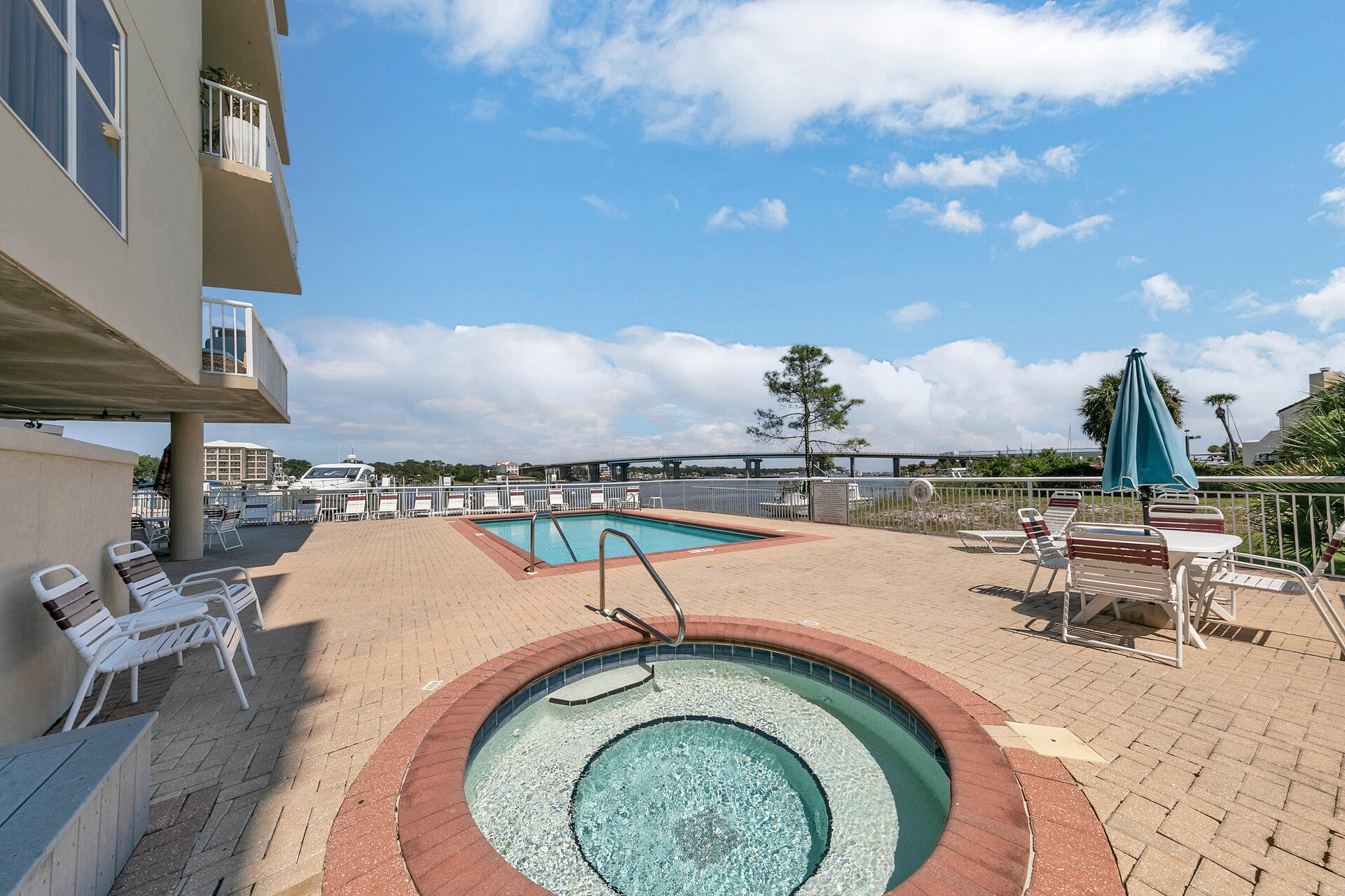 PALM COURT YACHT CLUB - Residential