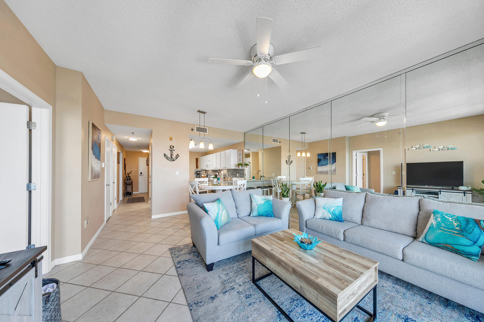 PALM COURT YACHT CLUB - Residential