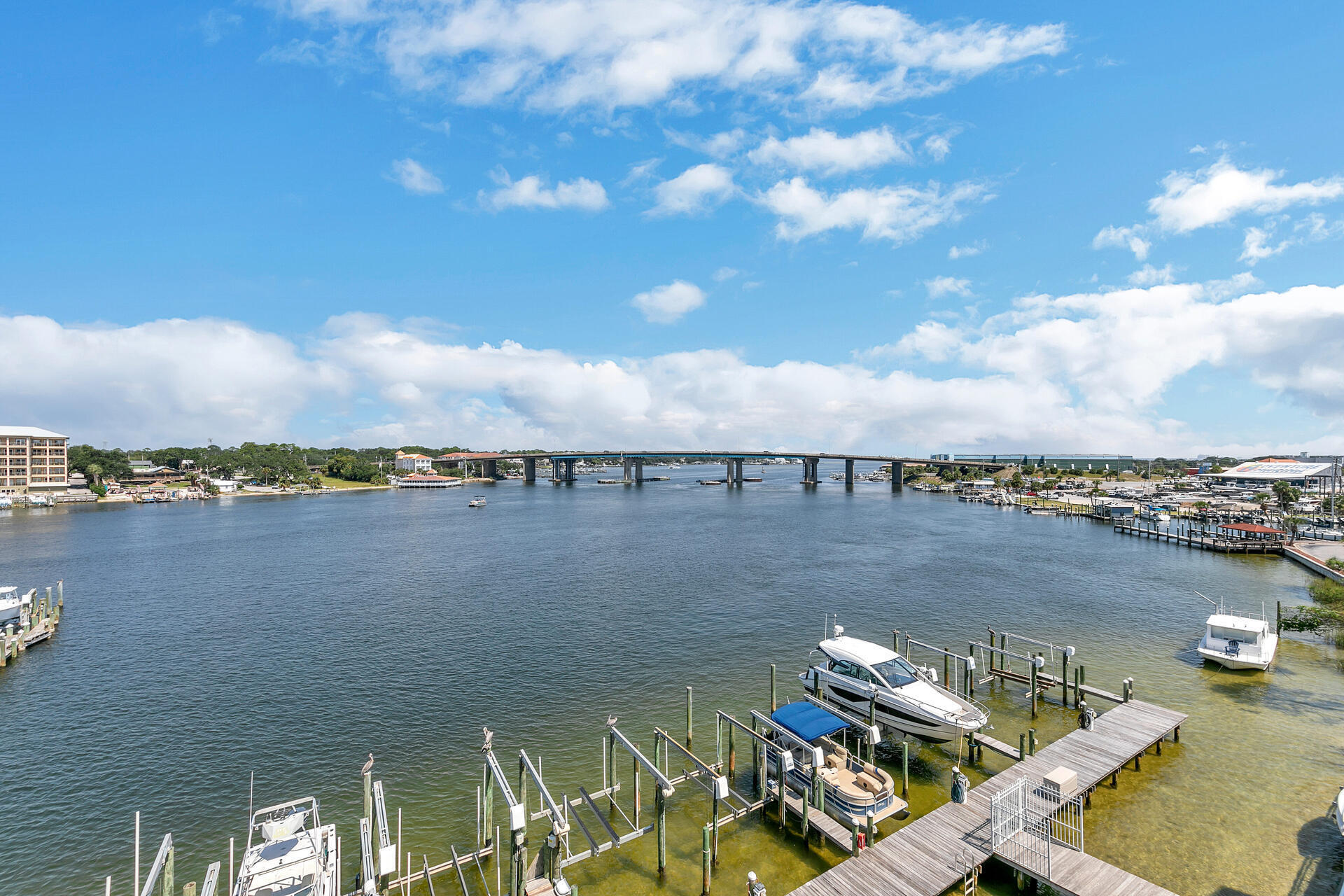 PALM COURT YACHT CLUB - Residential