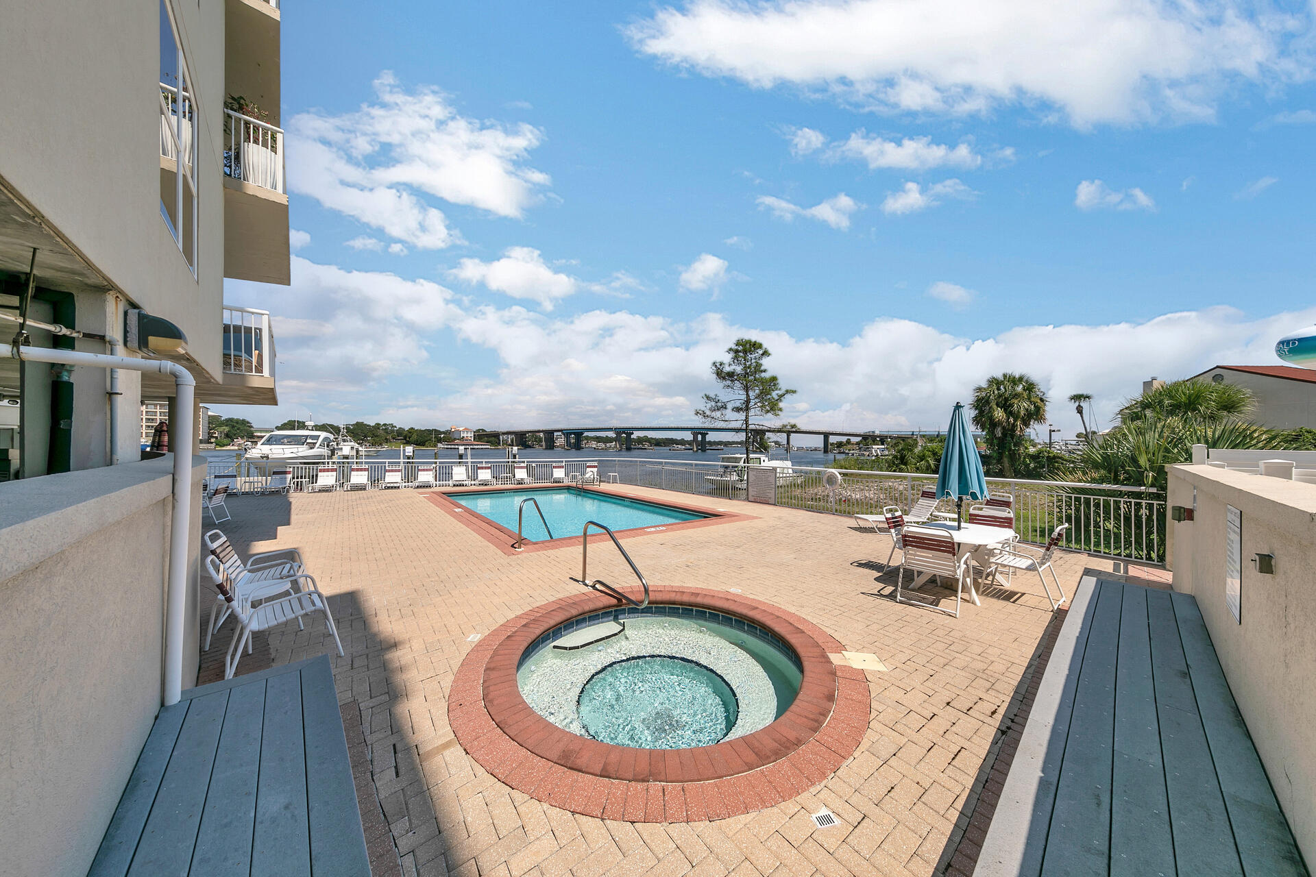 PALM COURT YACHT CLUB - Residential