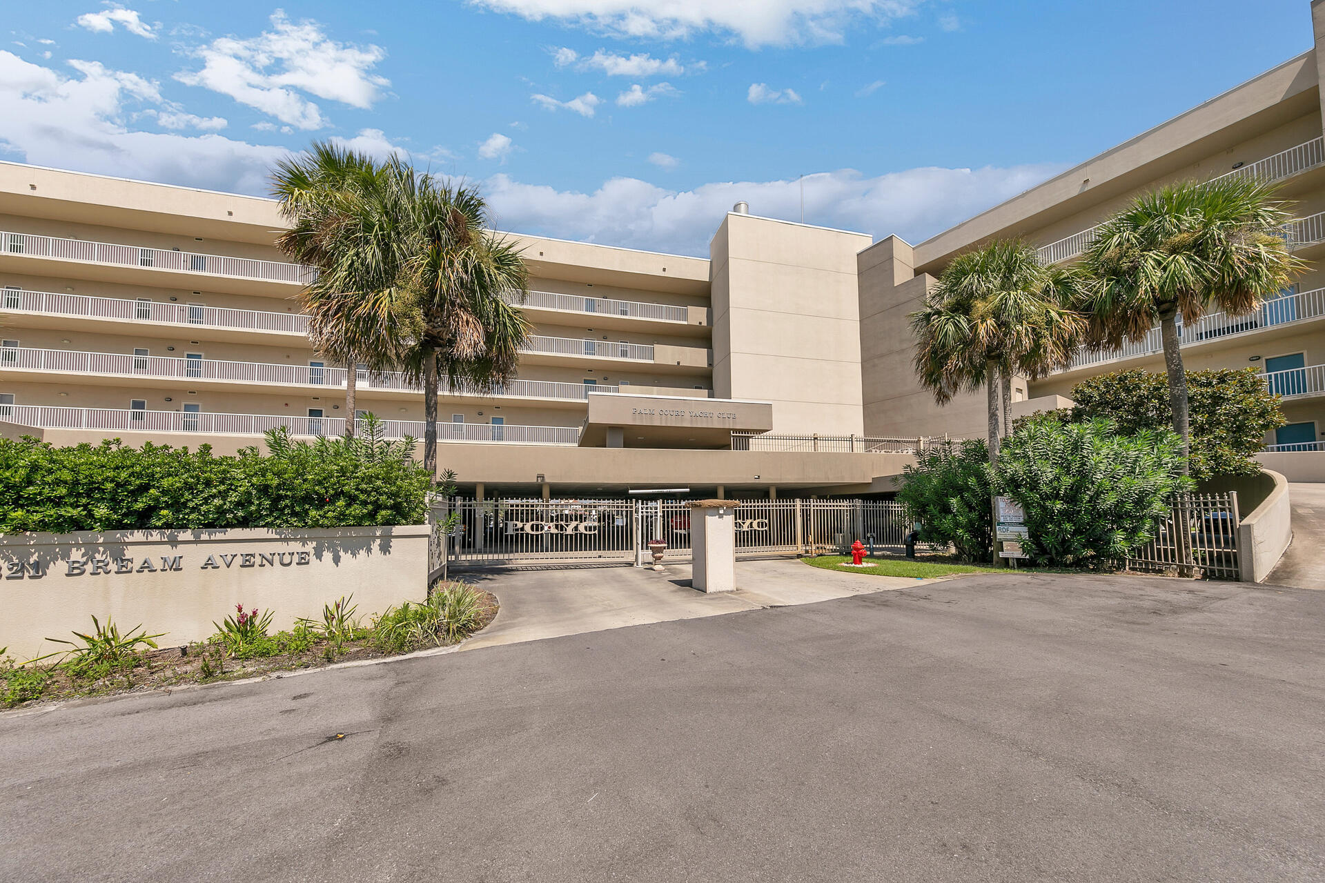 PALM COURT YACHT CLUB - Residential