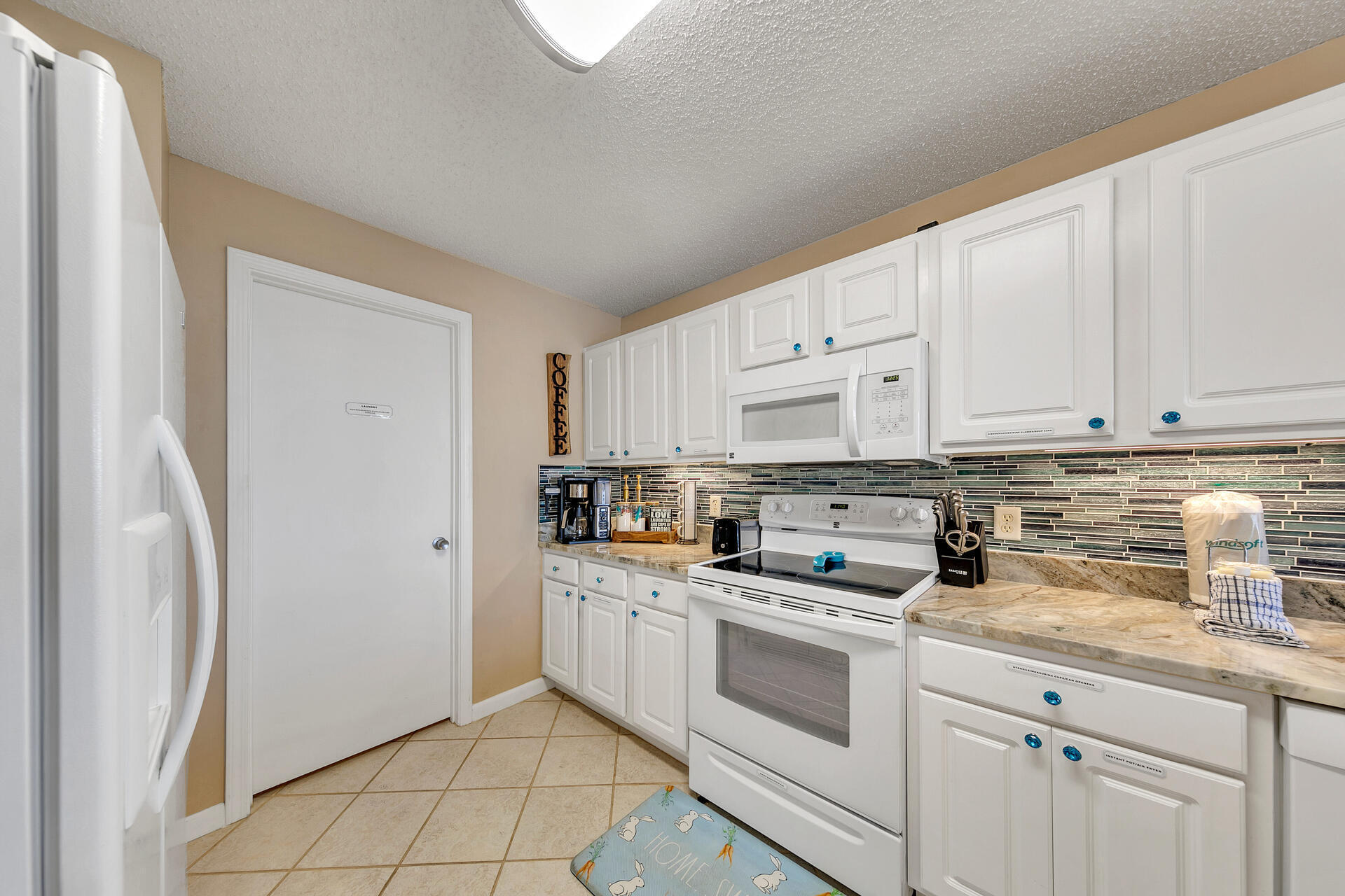 PALM COURT YACHT CLUB - Residential