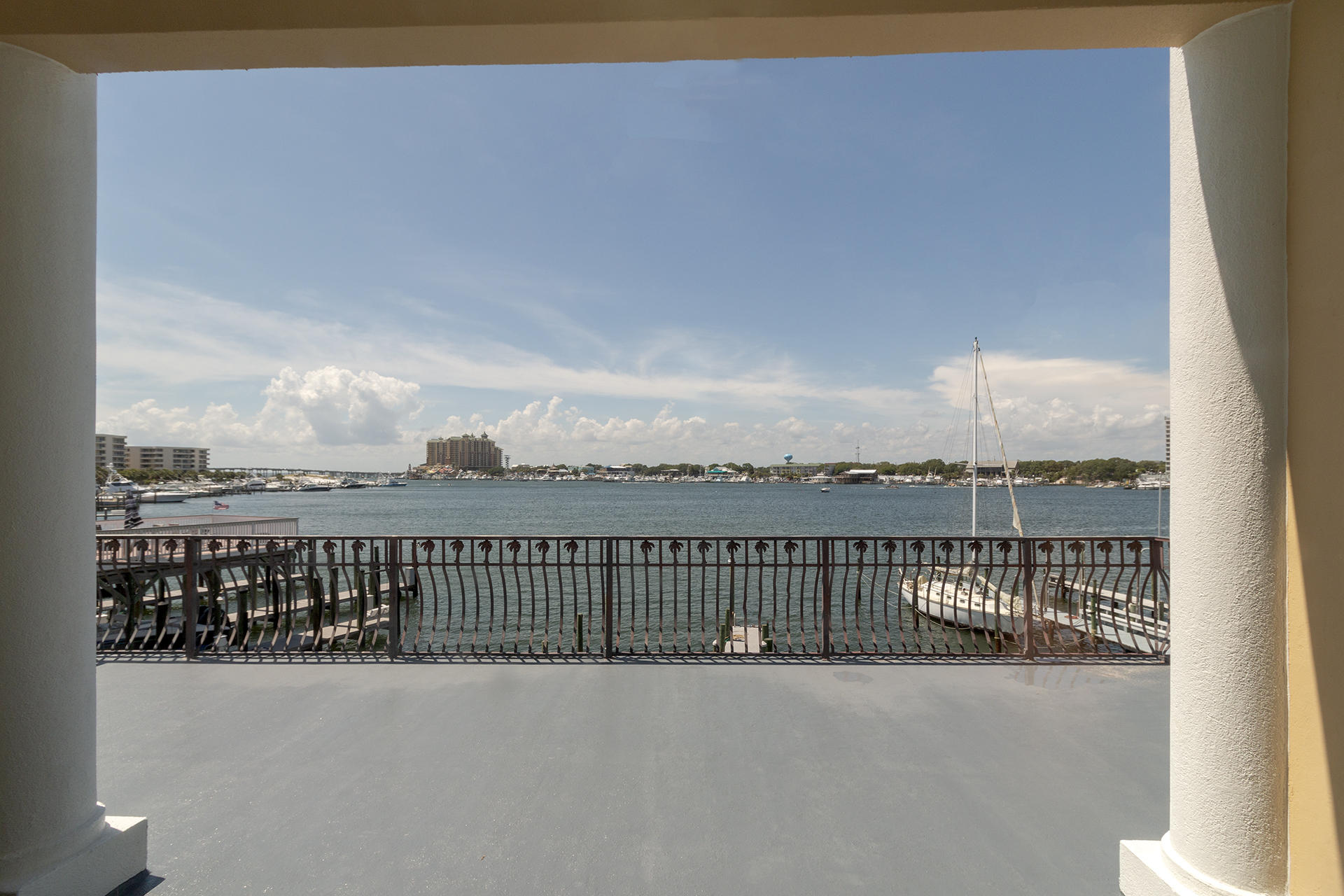 HOLIDAY ISLE - Residential