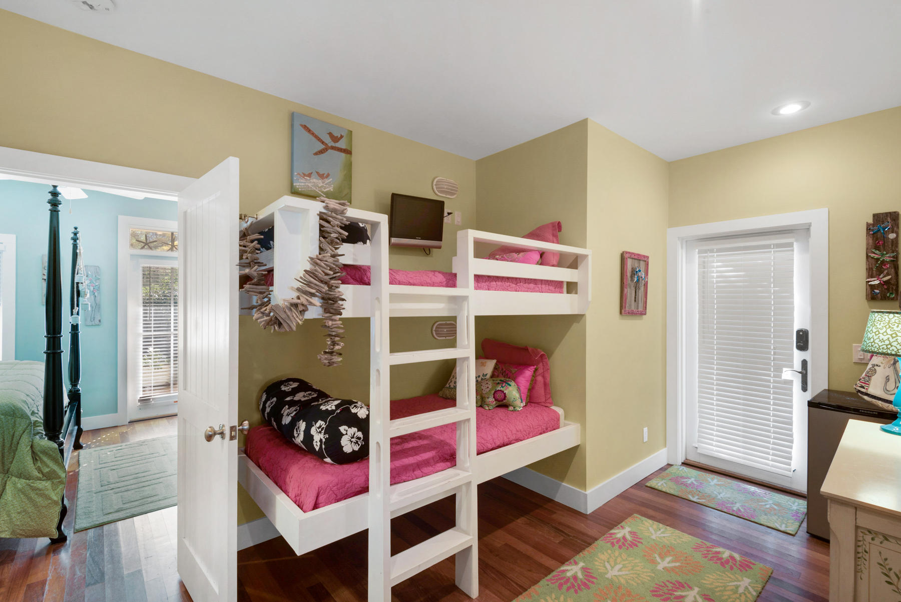 MAGNOLIA COTTAGES BY THE SEA - Residential