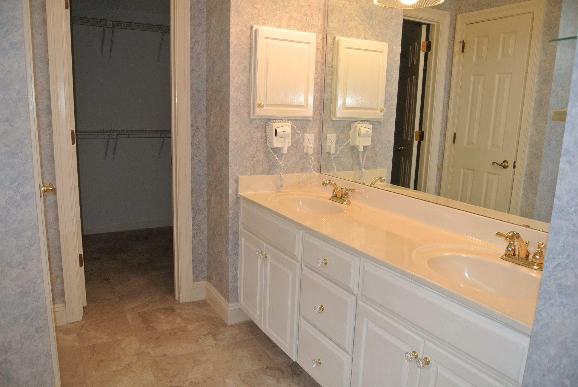 TURNBERRY PLACE - Residential Lease