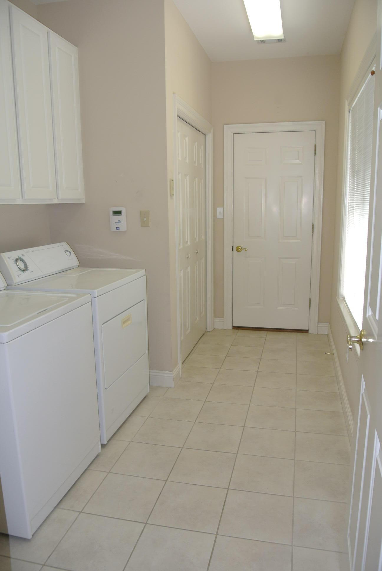 TURNBERRY PLACE - Residential Lease