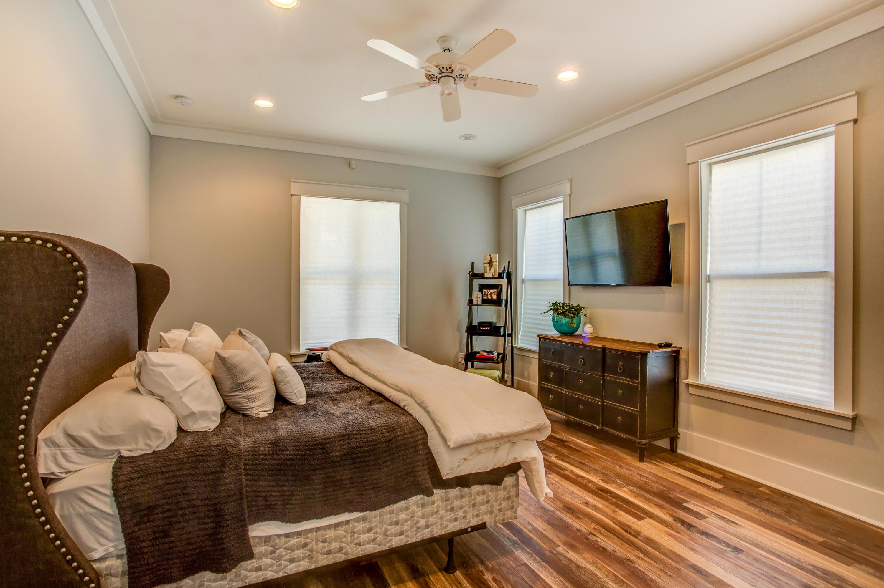 GULF SHORE MANOR - Residential