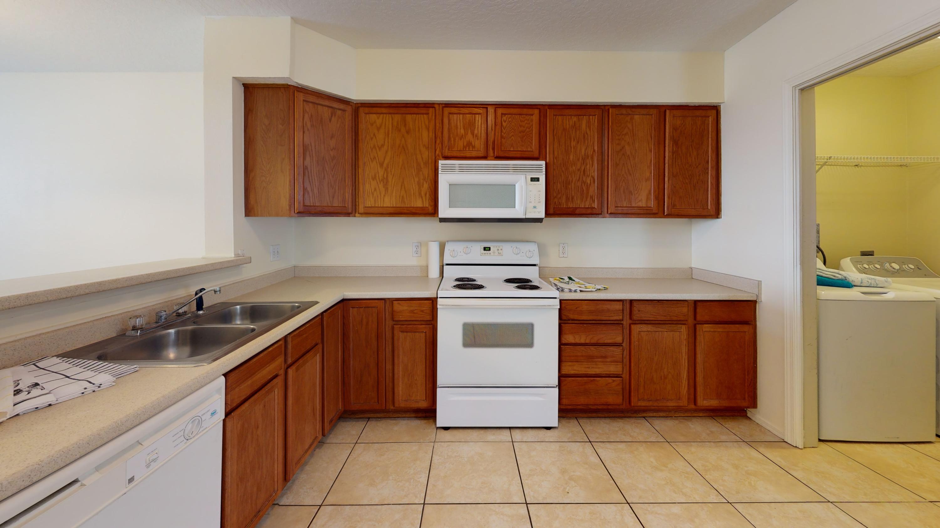 SHAY LIN T/H - Residential