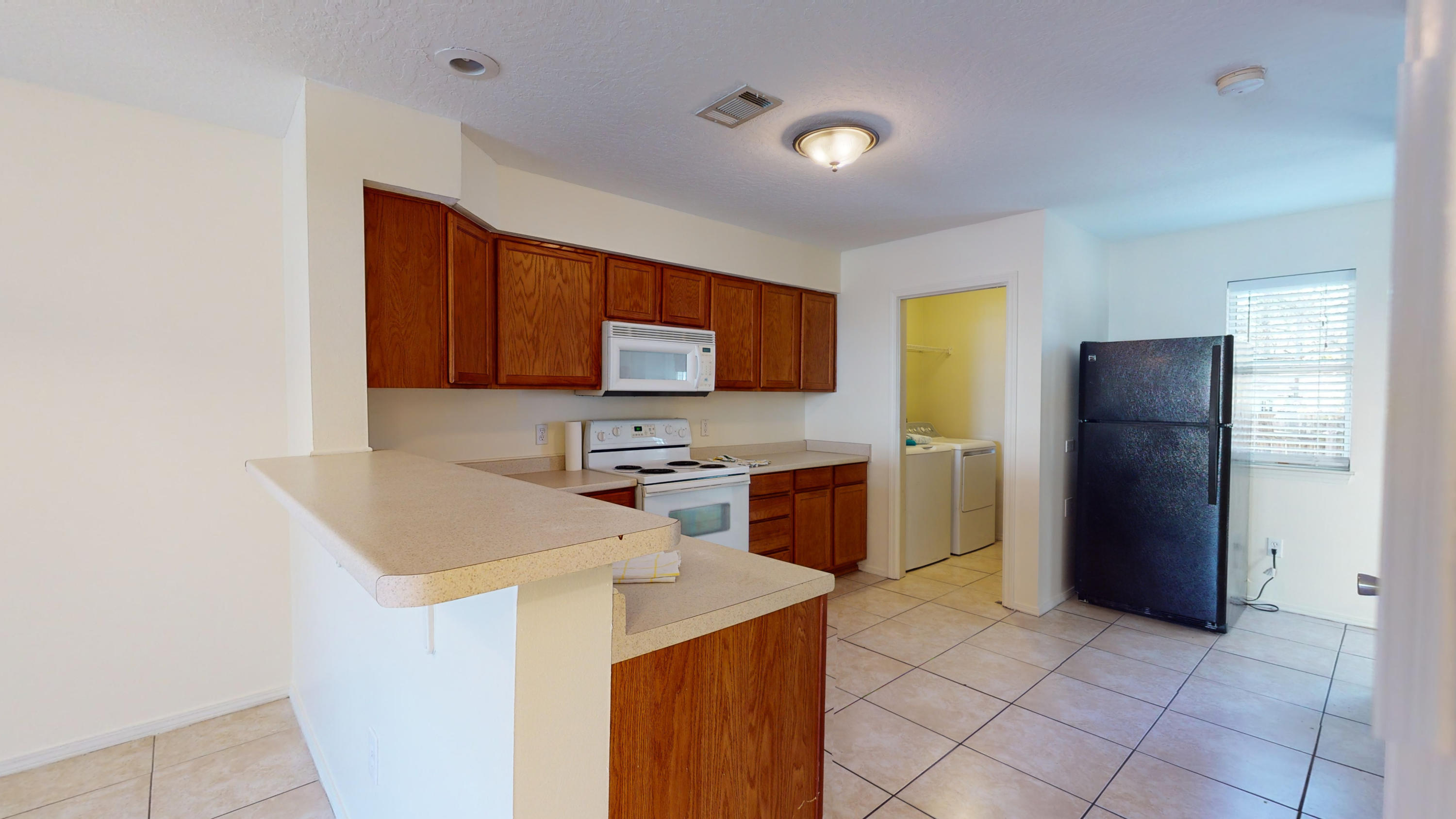 SHAY LIN T/H - Residential