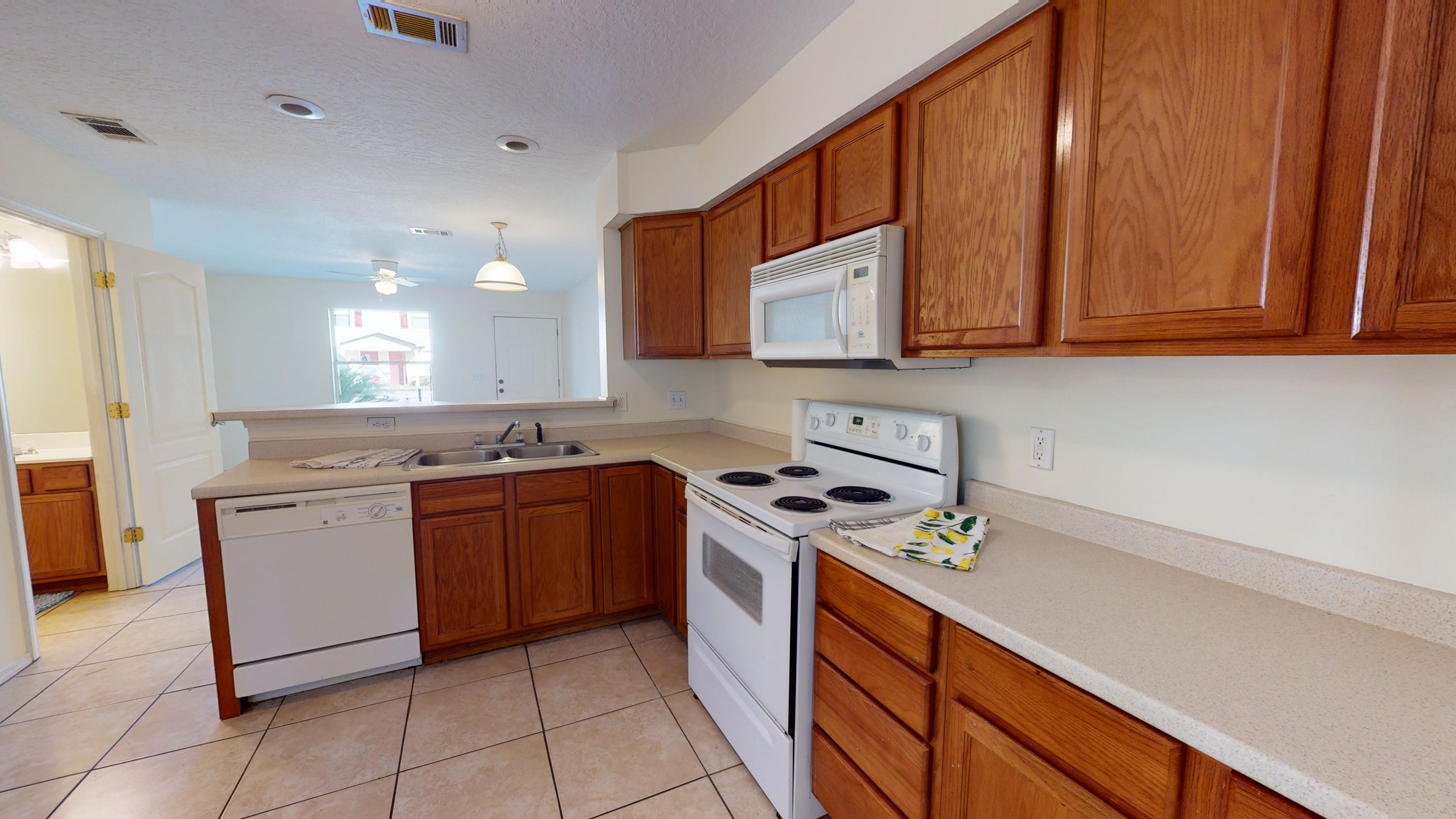 SHAY LIN T/H - Residential