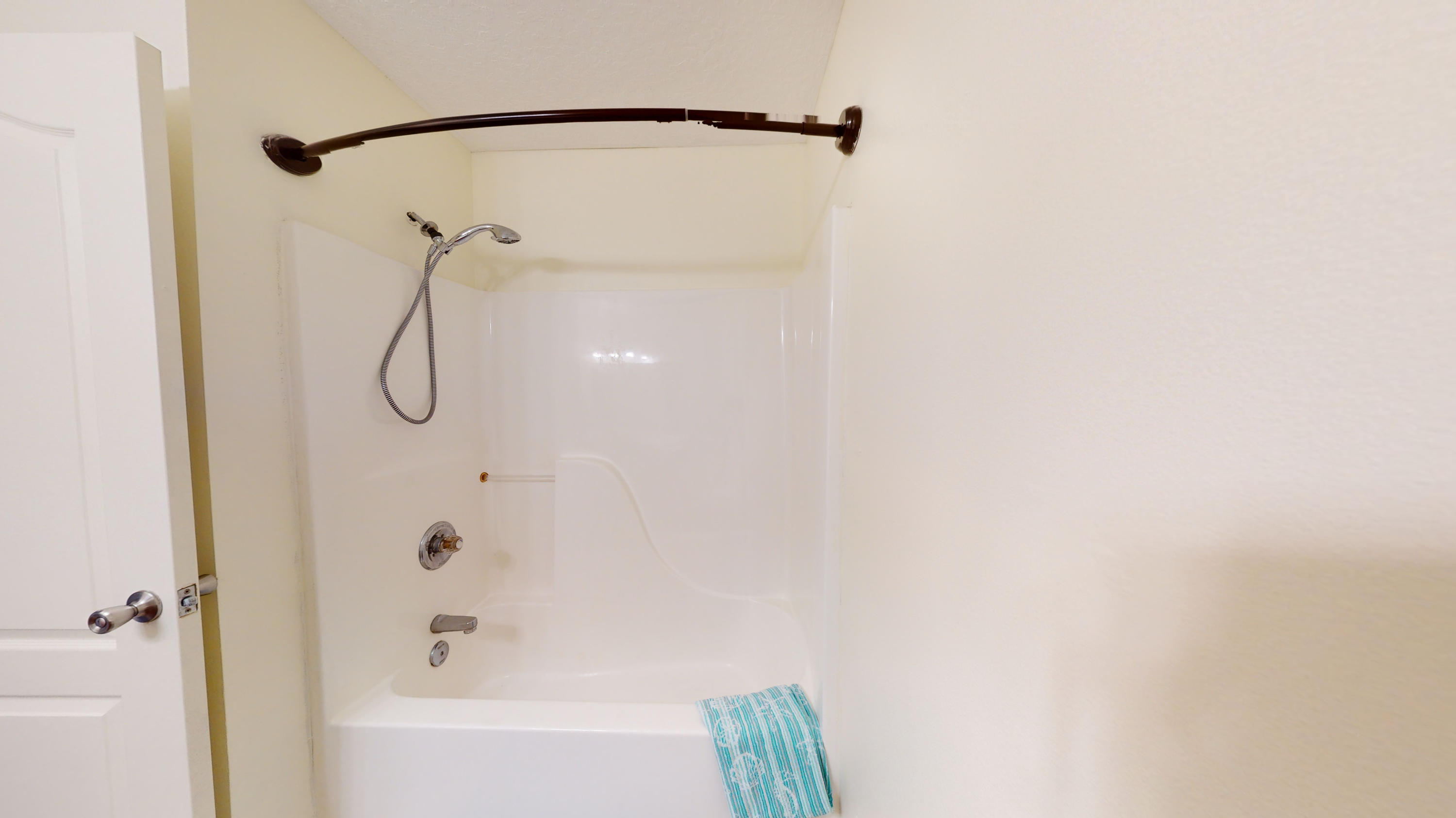 SHAY LIN T/H - Residential