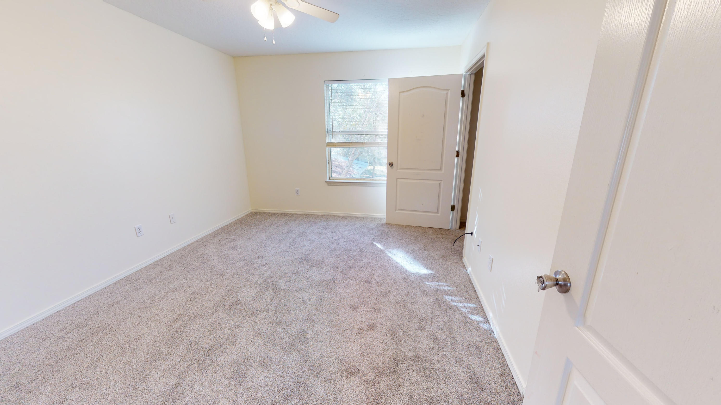 SHAY LIN T/H - Residential