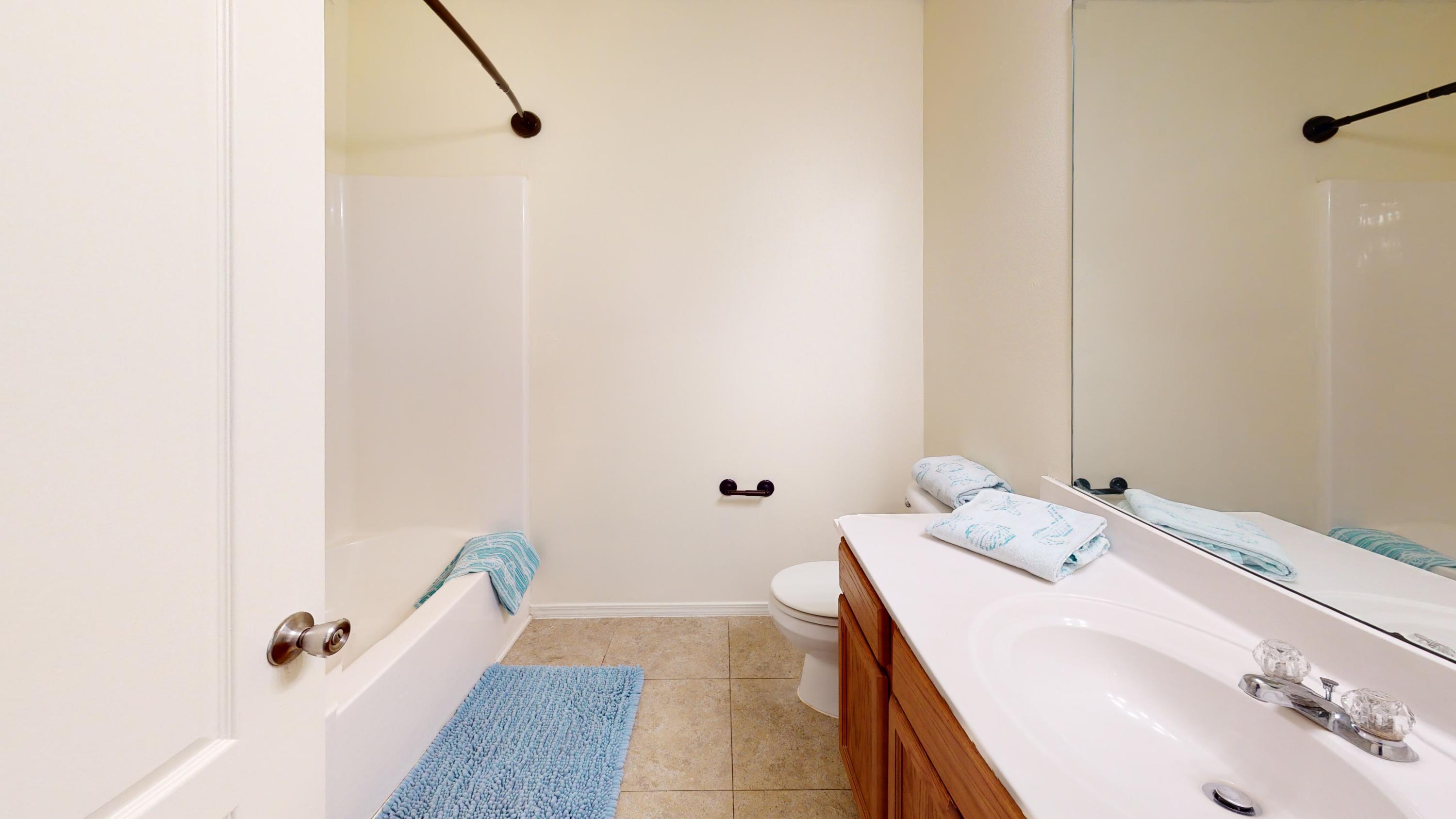 SHAY LIN T/H - Residential