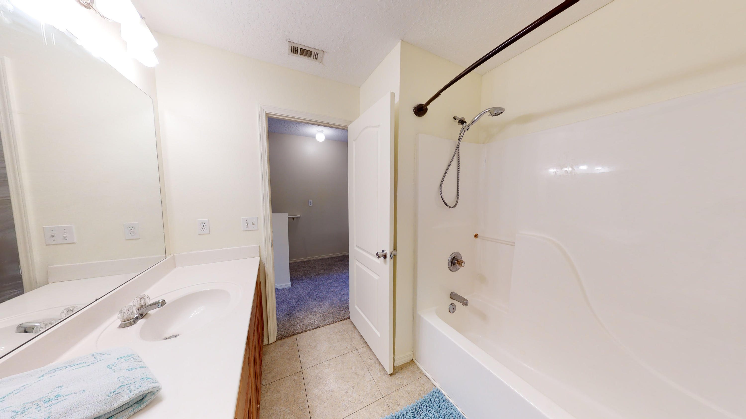 SHAY LIN T/H - Residential