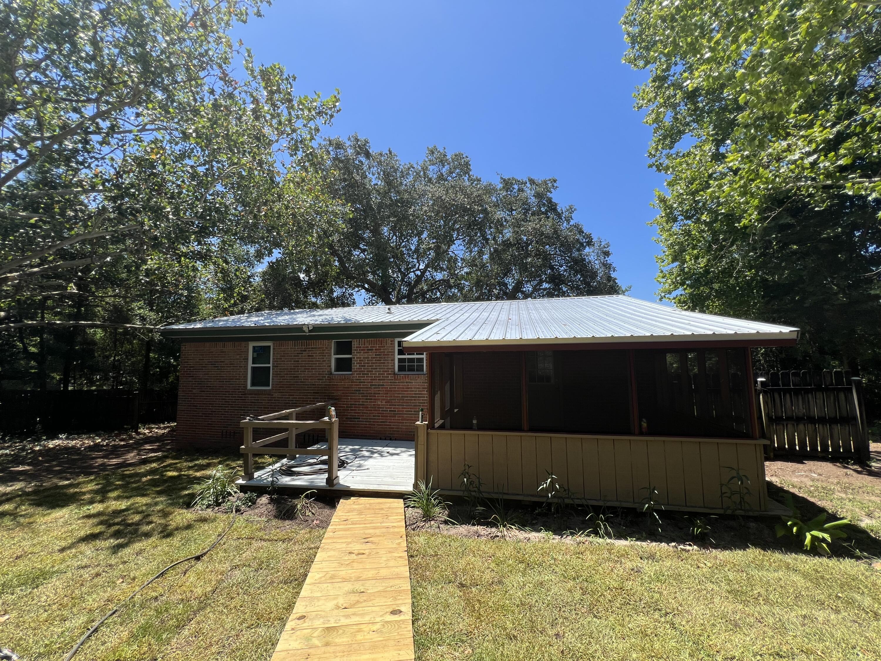 CHOCTAW 2ND ADDN - Residential Lease