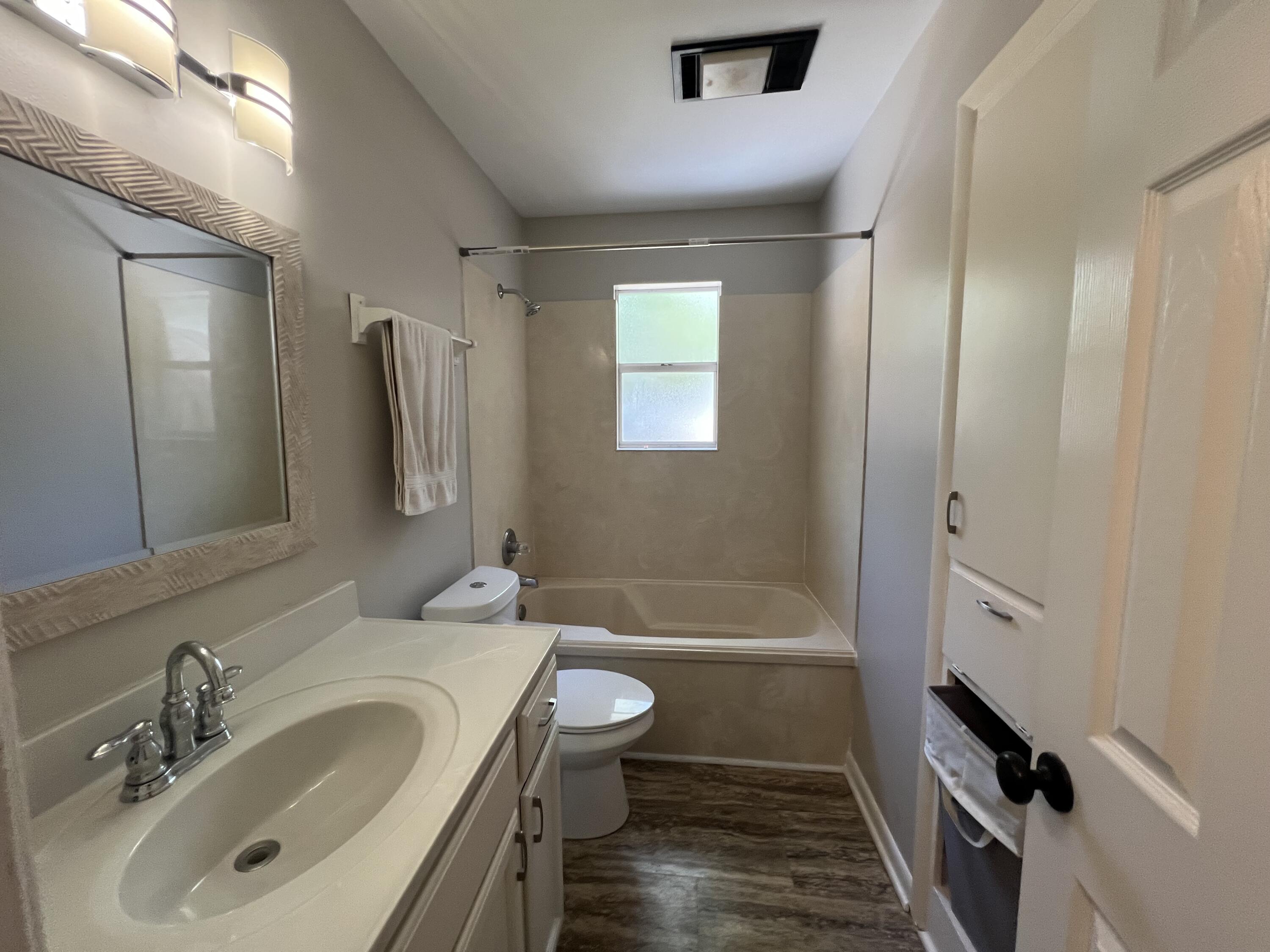 CHOCTAW 2ND ADDN - Residential Lease