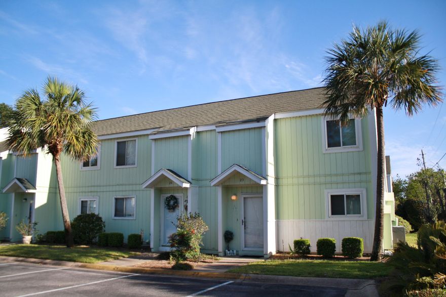 Don't miss this great opportunity to own a unit at South Bay by the Gulf. This 3 bedroom/2.5 bath end unit offers lots of privacy and the kitchen has been completely updated with new cabinets and countertops. Only steps away from the pool and a short walk to the beach this property includes 300ft of private Gulf Front Beach, a 5-acre fresh water lake with walk over, lighted tennis courts, two full sized pools, two kiddie pools, shuffleboard, volleyball , BBQ & so much more! It is also conveniently located close to great shopping, restaurants, entertainment & Big Kahuna's Waterpark.