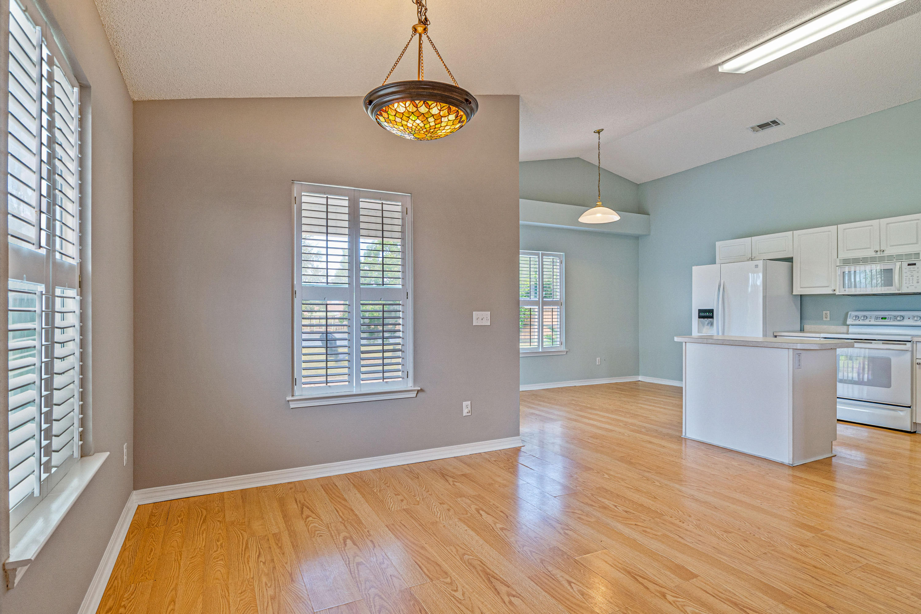 HIDDEN SHORES - Residential