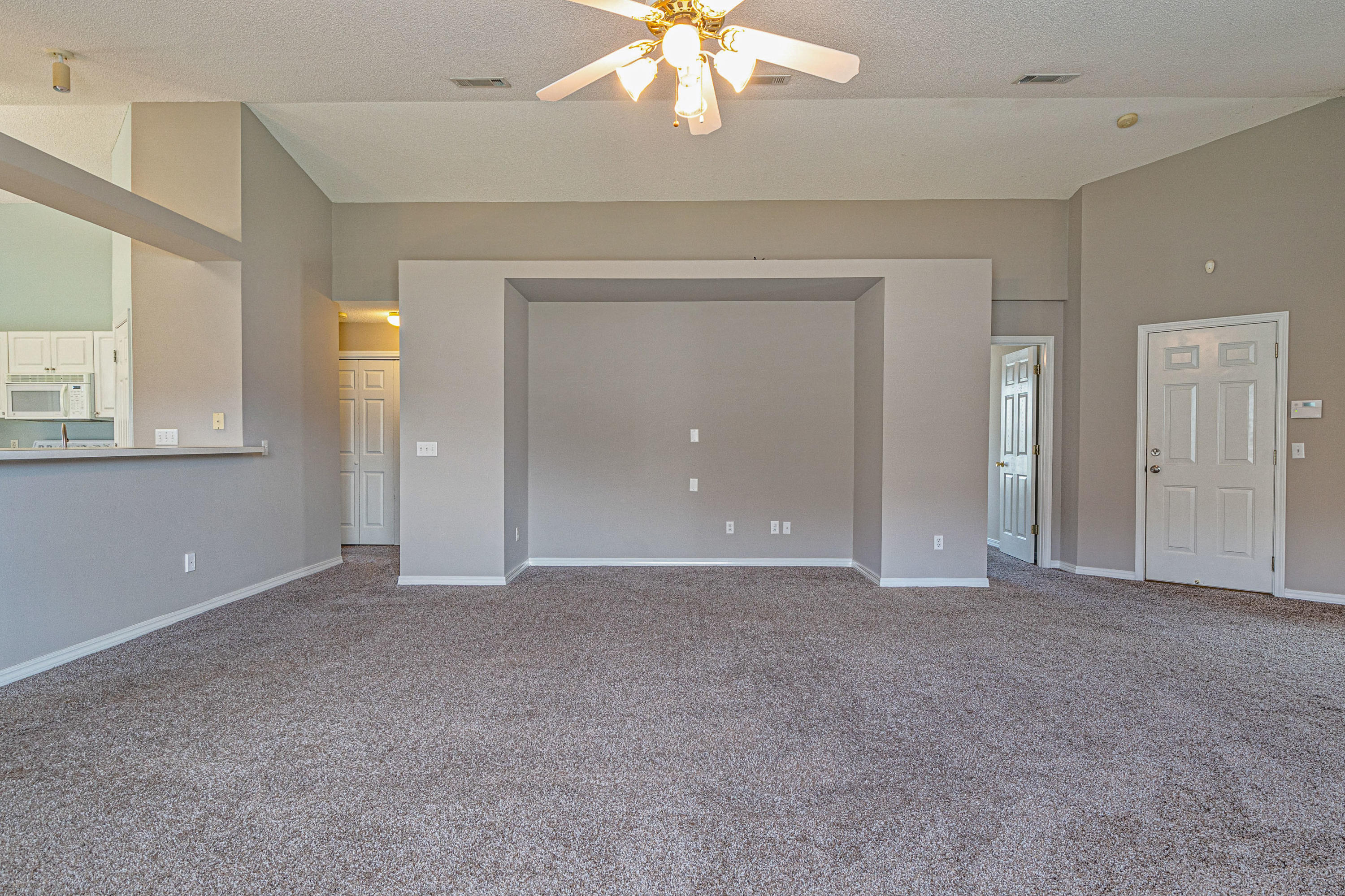 HIDDEN SHORES - Residential