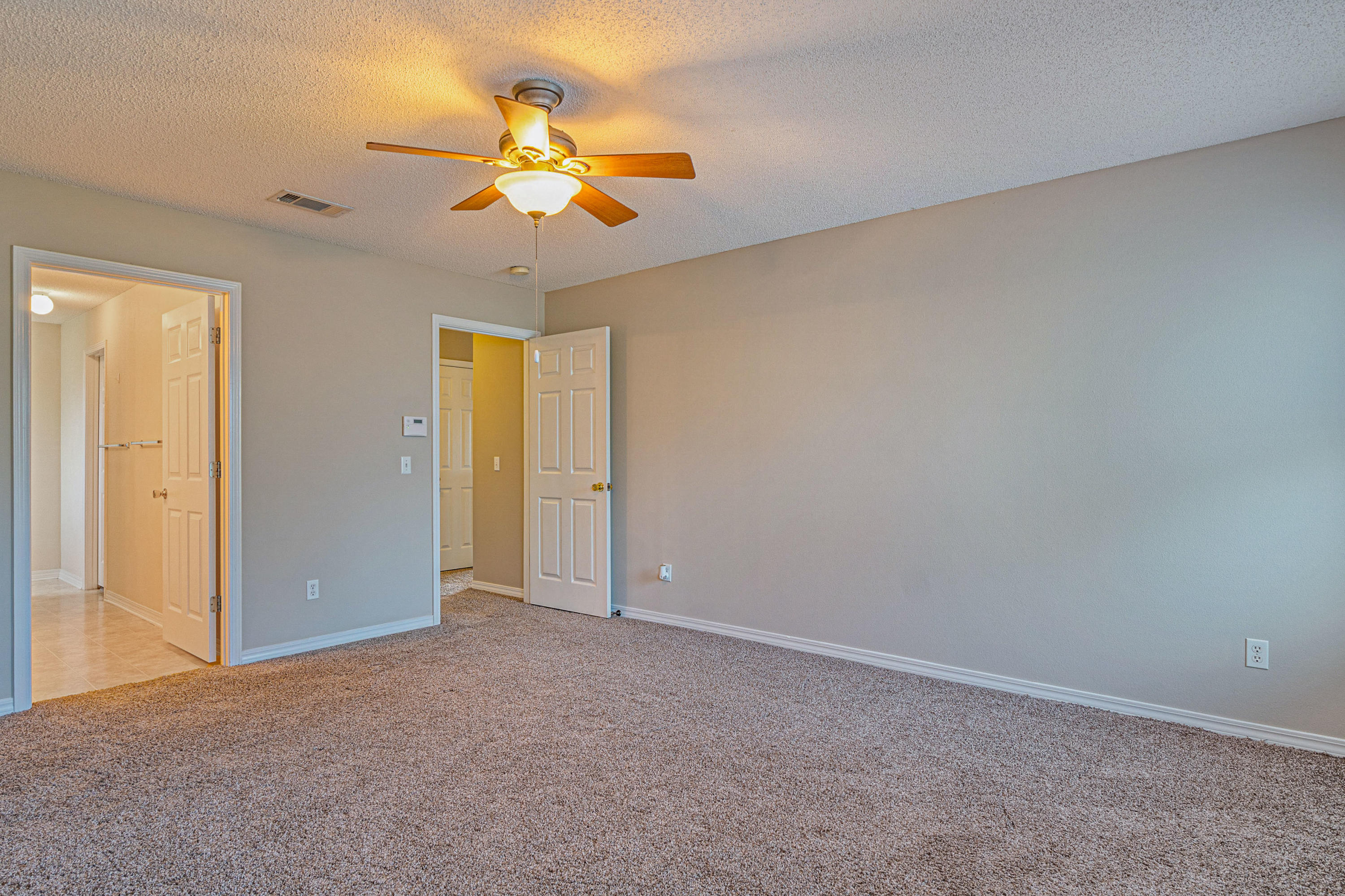 HIDDEN SHORES - Residential