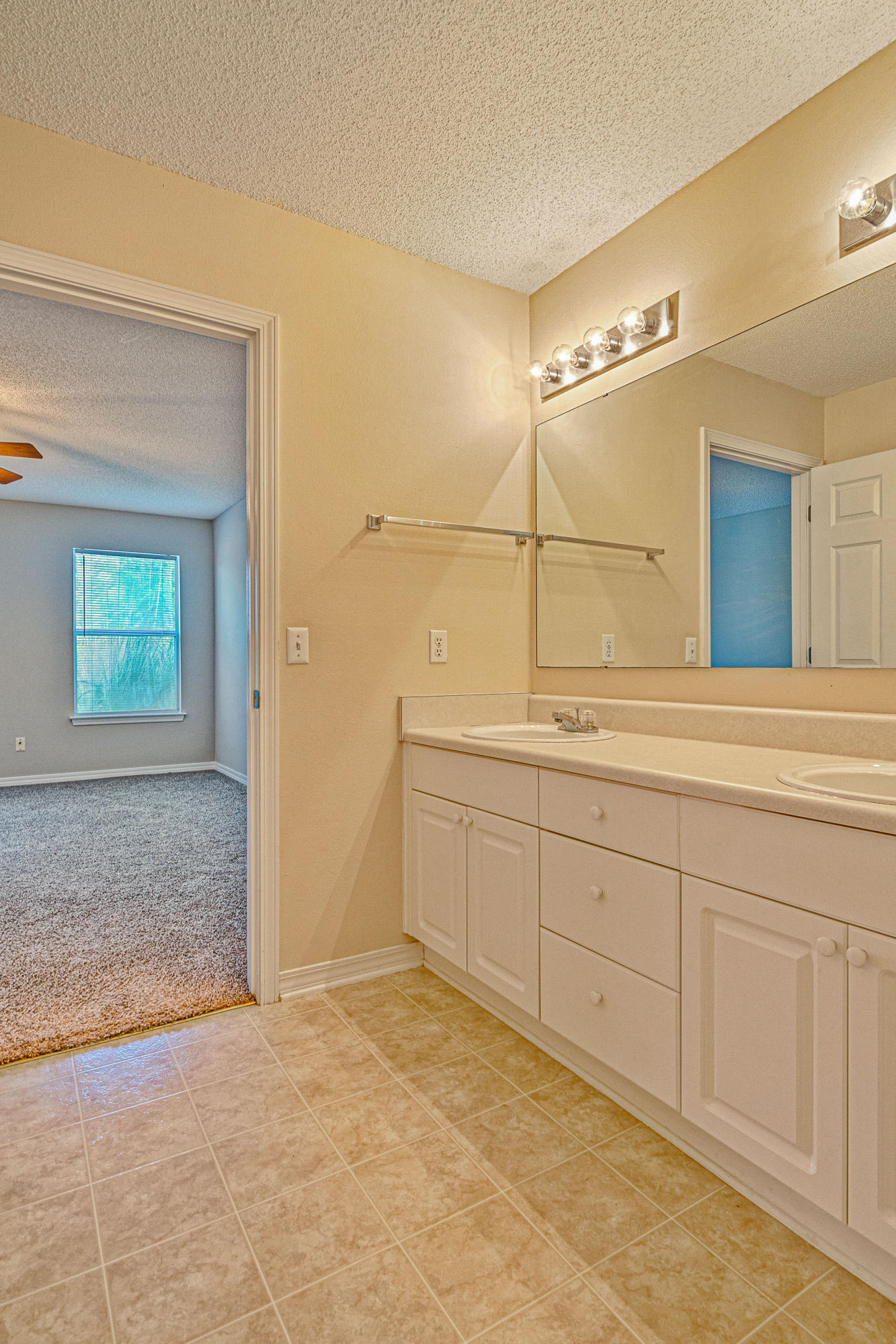 HIDDEN SHORES - Residential