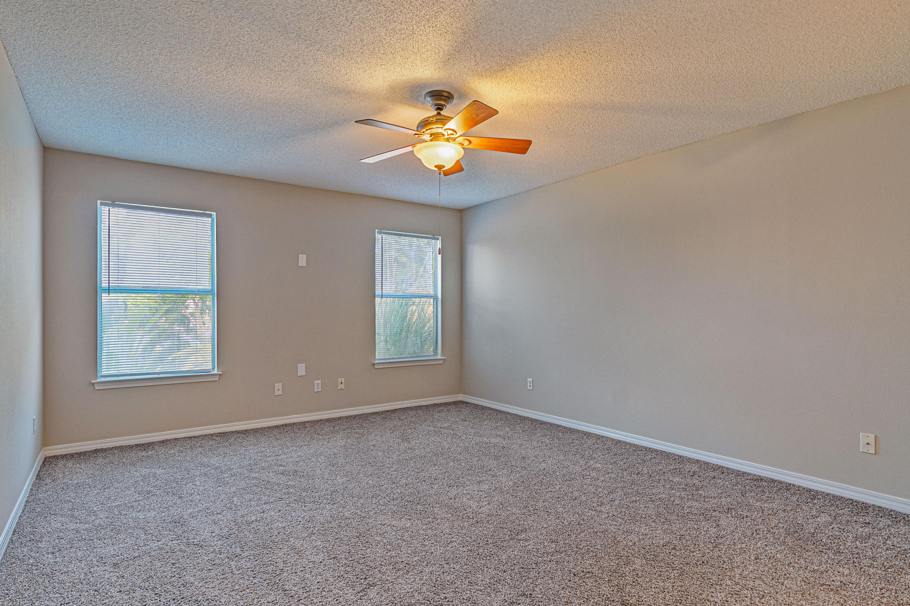 HIDDEN SHORES - Residential