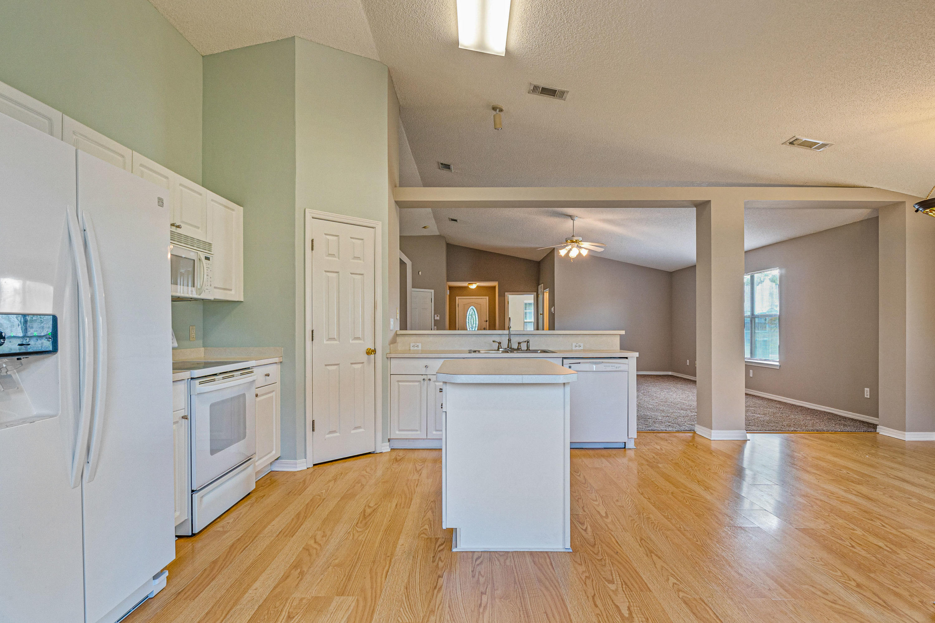 HIDDEN SHORES - Residential