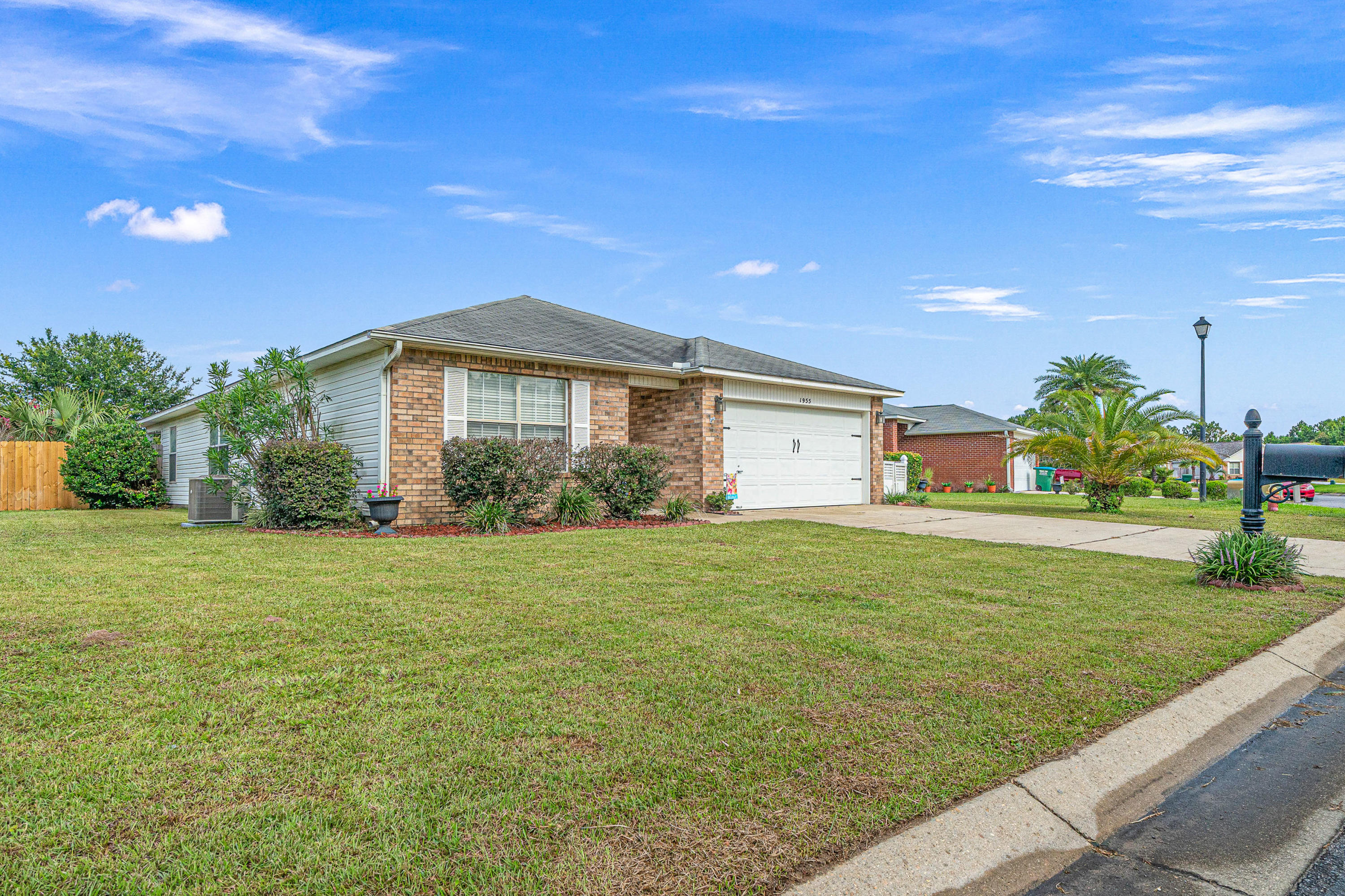 HIDDEN SHORES - Residential