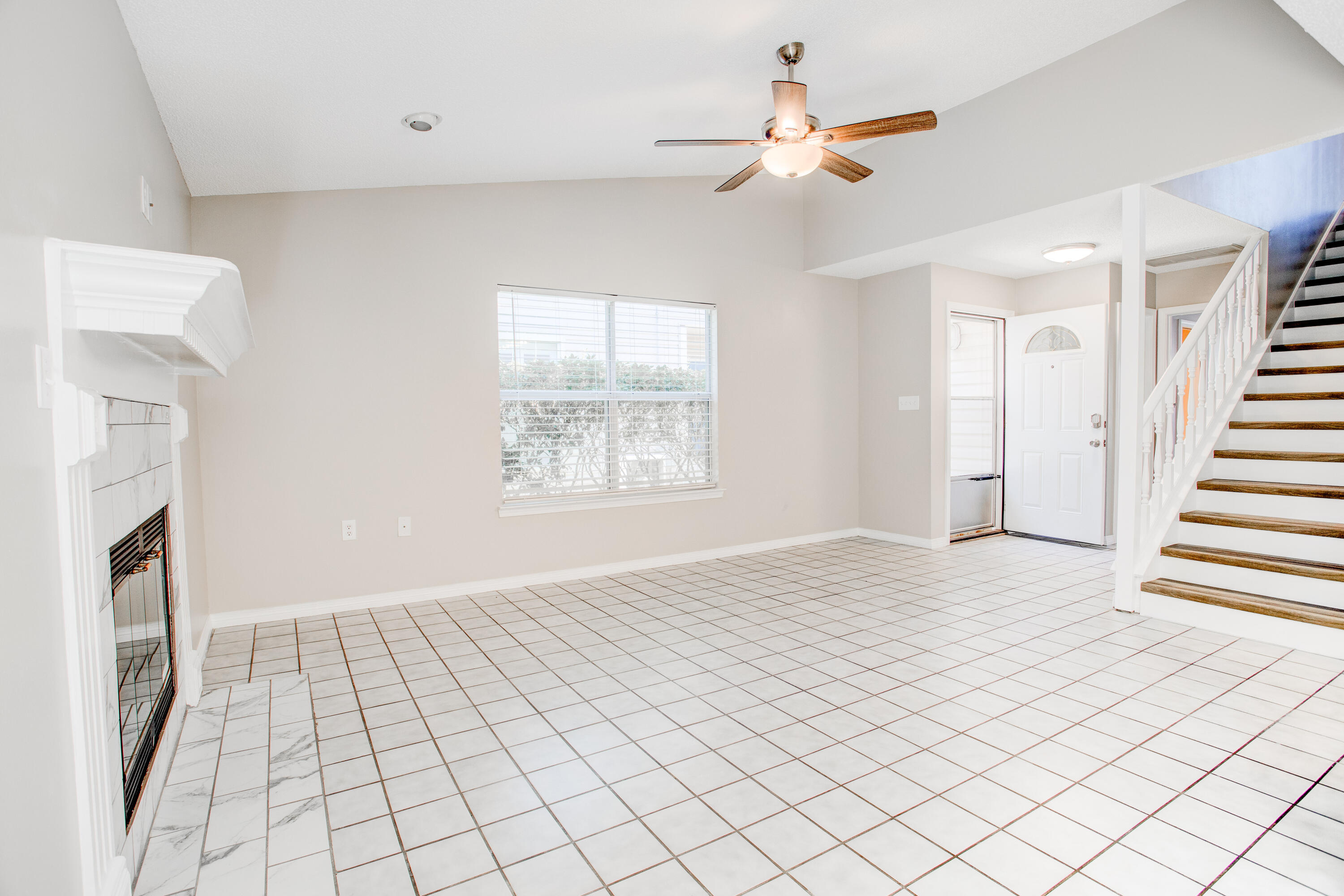 FALCON RIDGE - Residential