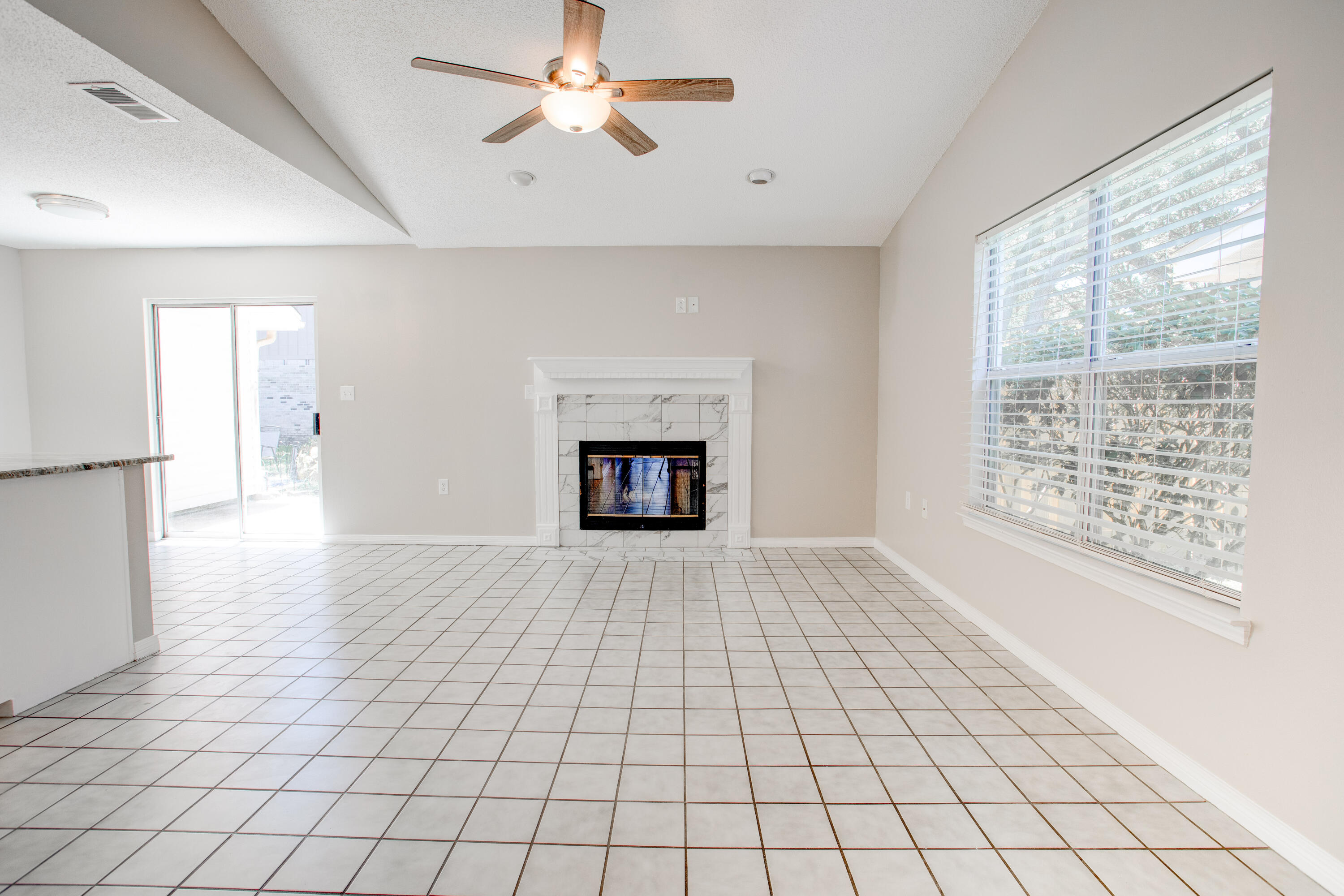FALCON RIDGE - Residential