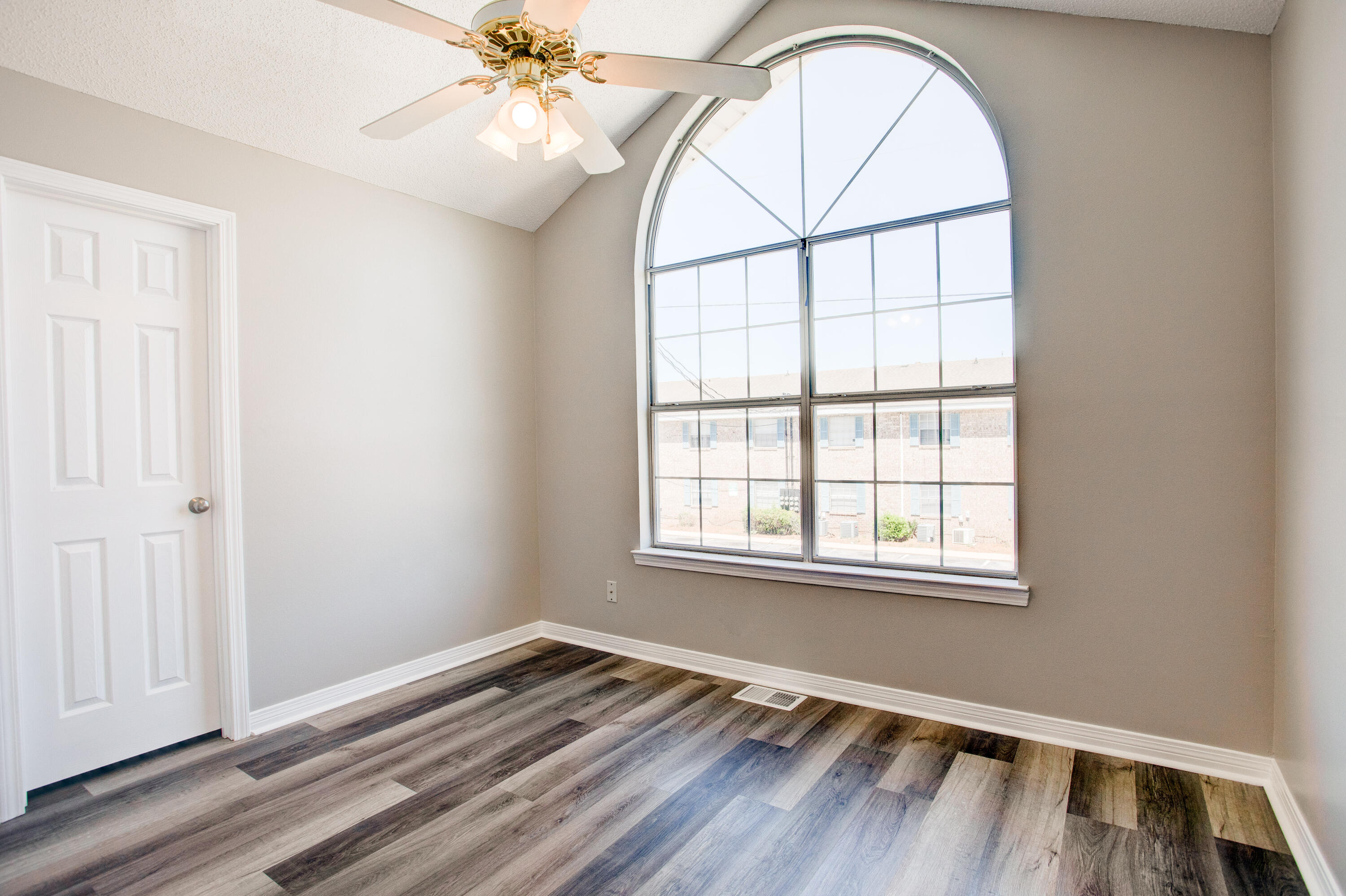 FALCON RIDGE - Residential