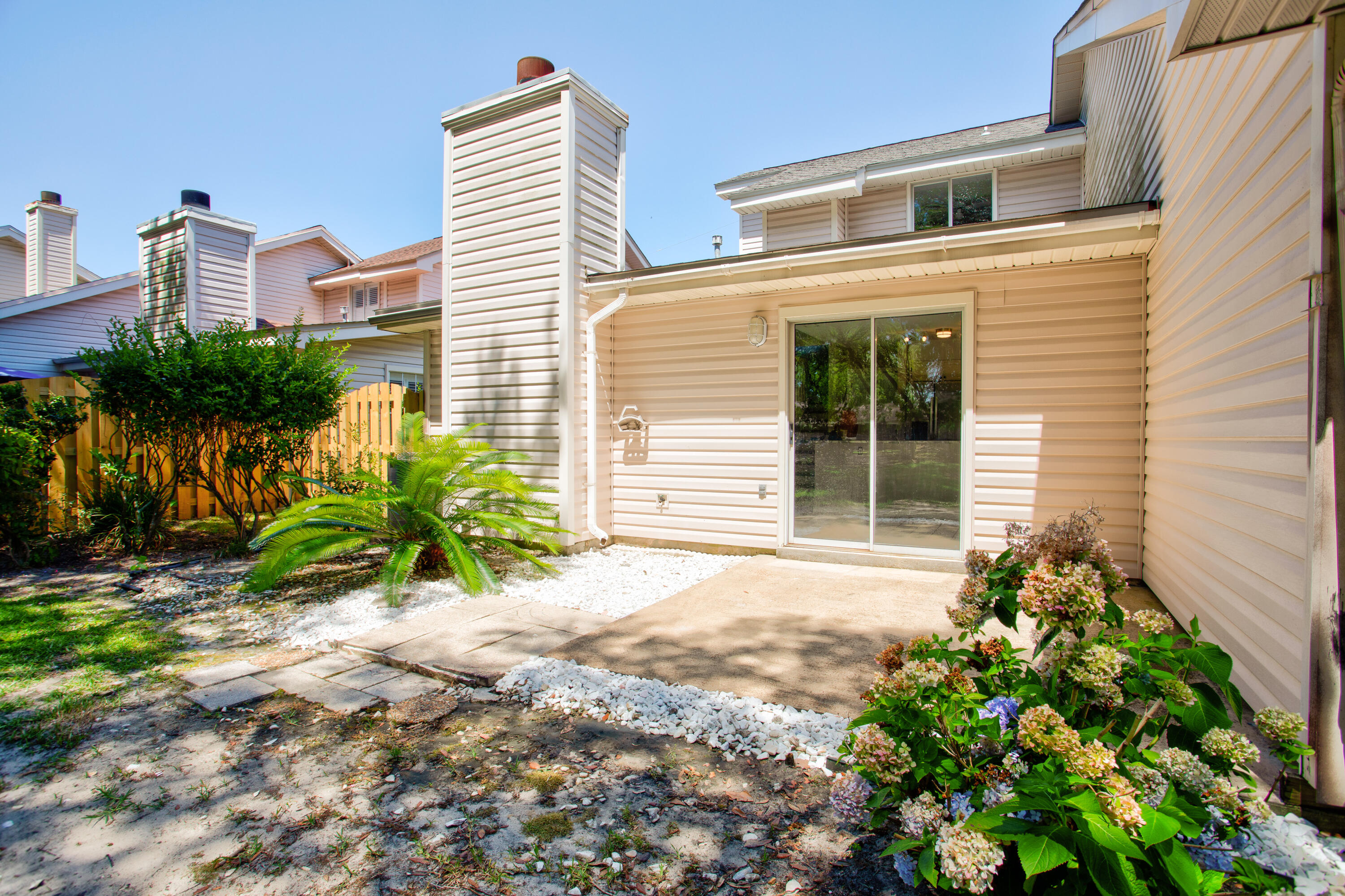 FALCON RIDGE - Residential
