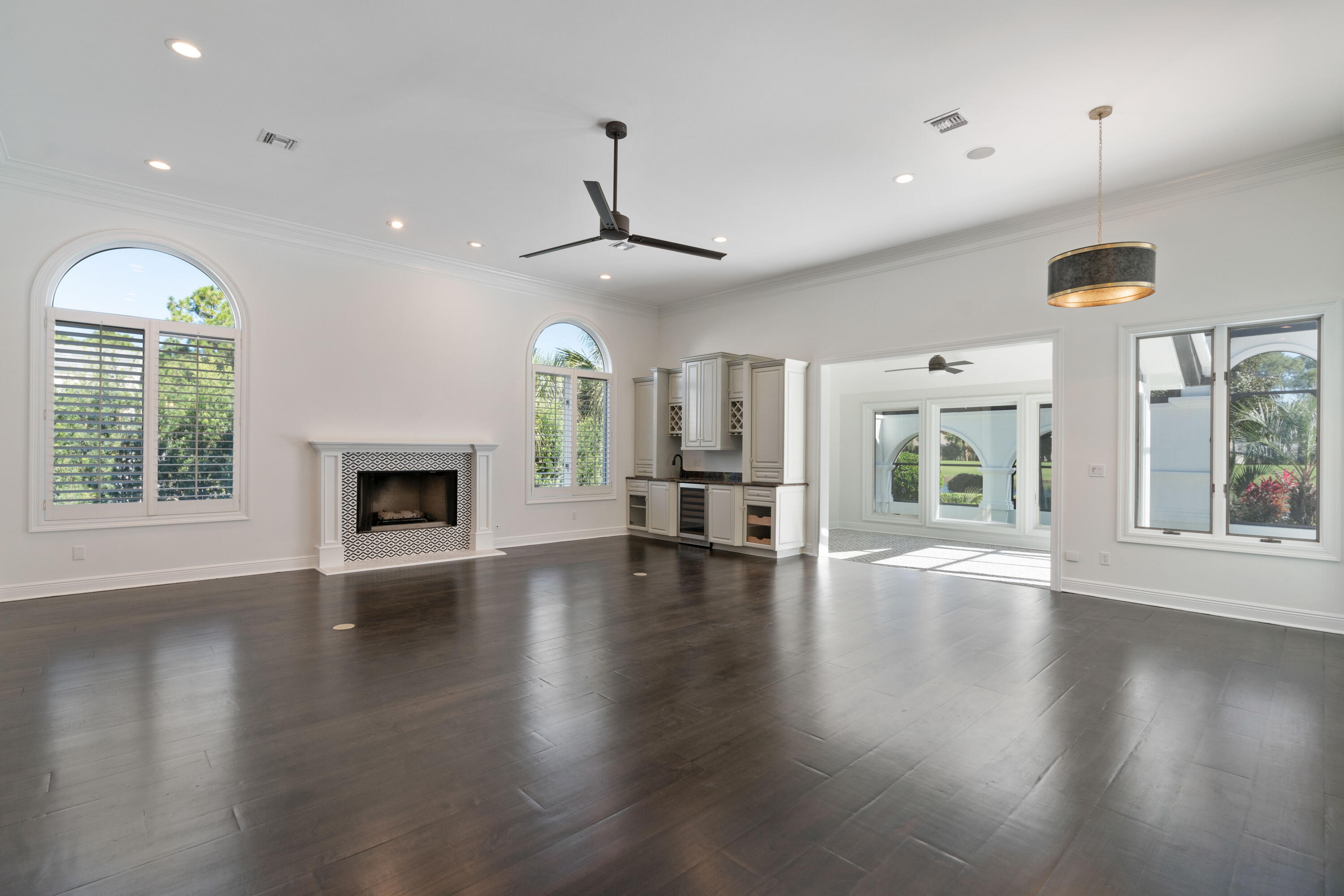 BURNT PINE - Residential
