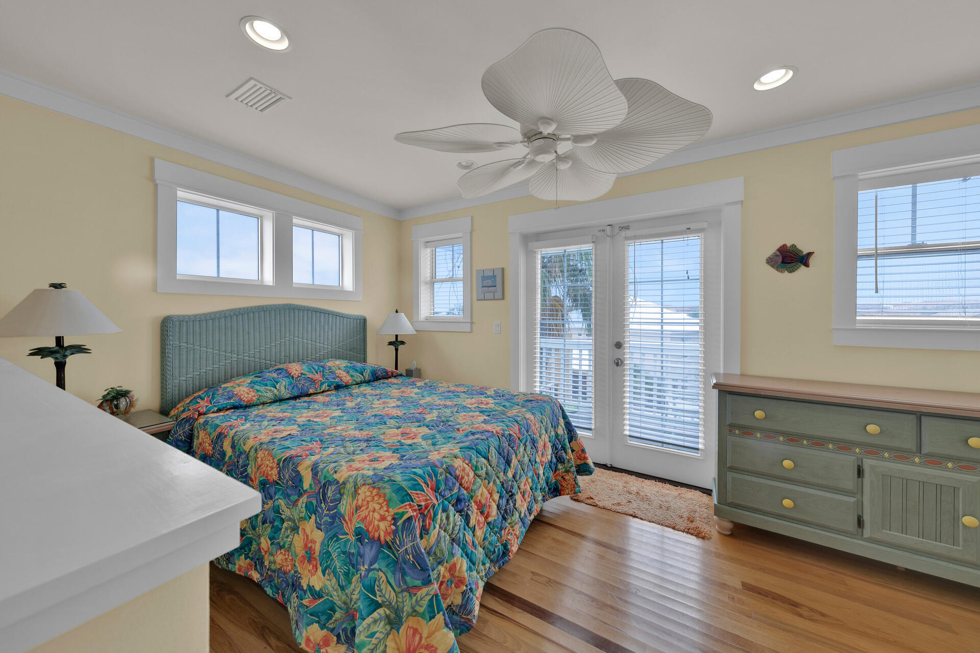 EMERALD WATERS VILLAGE - Residential