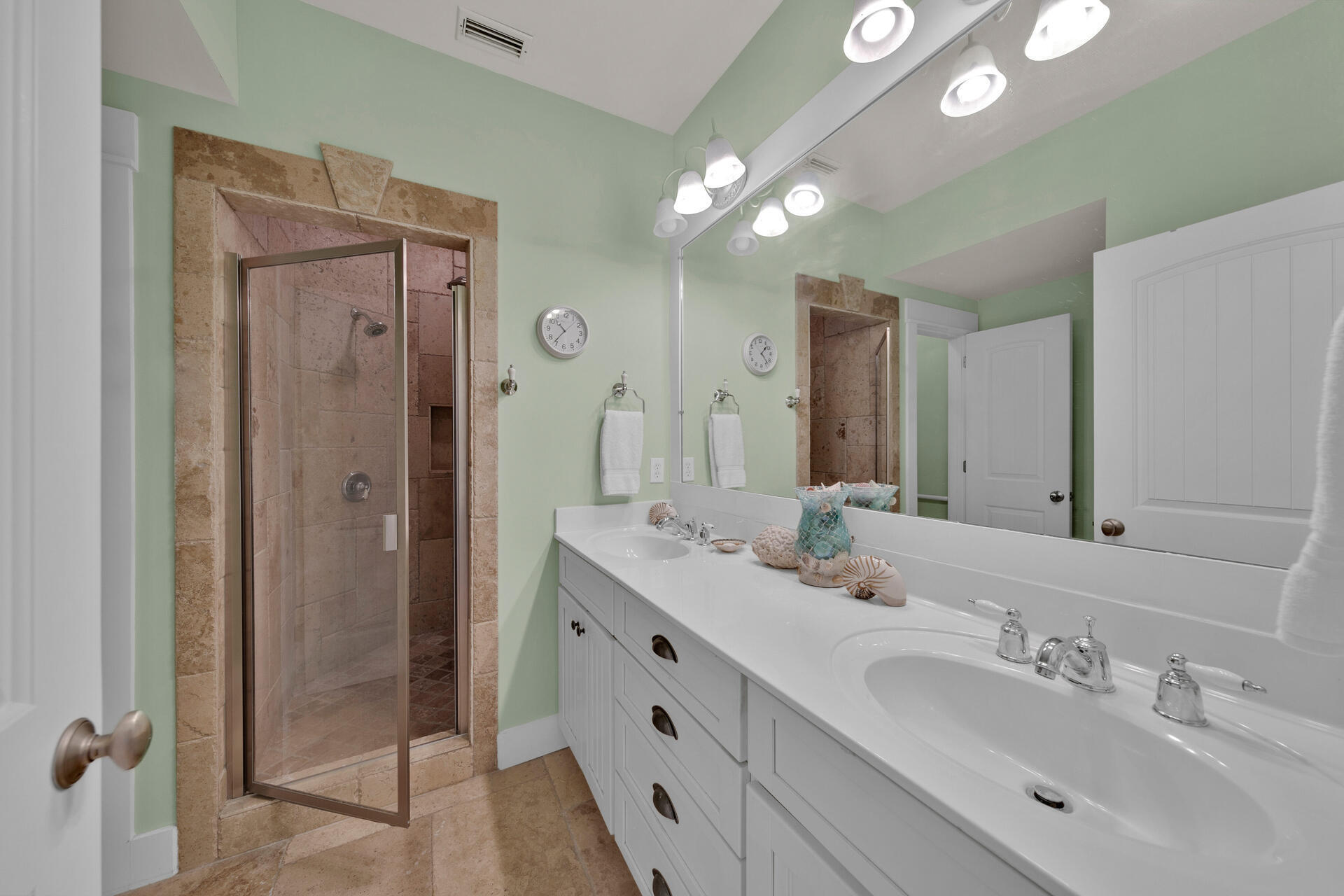 EMERALD WATERS VILLAGE - Residential