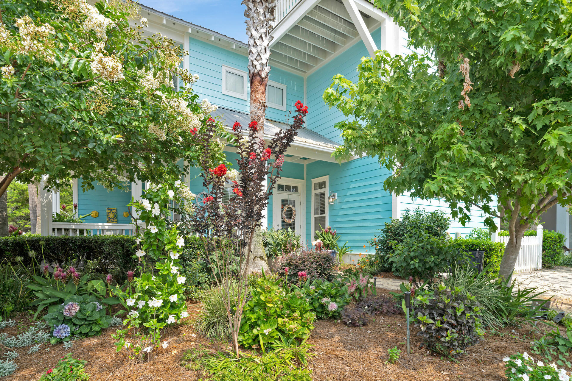 EMERALD WATERS VILLAGE - Residential
