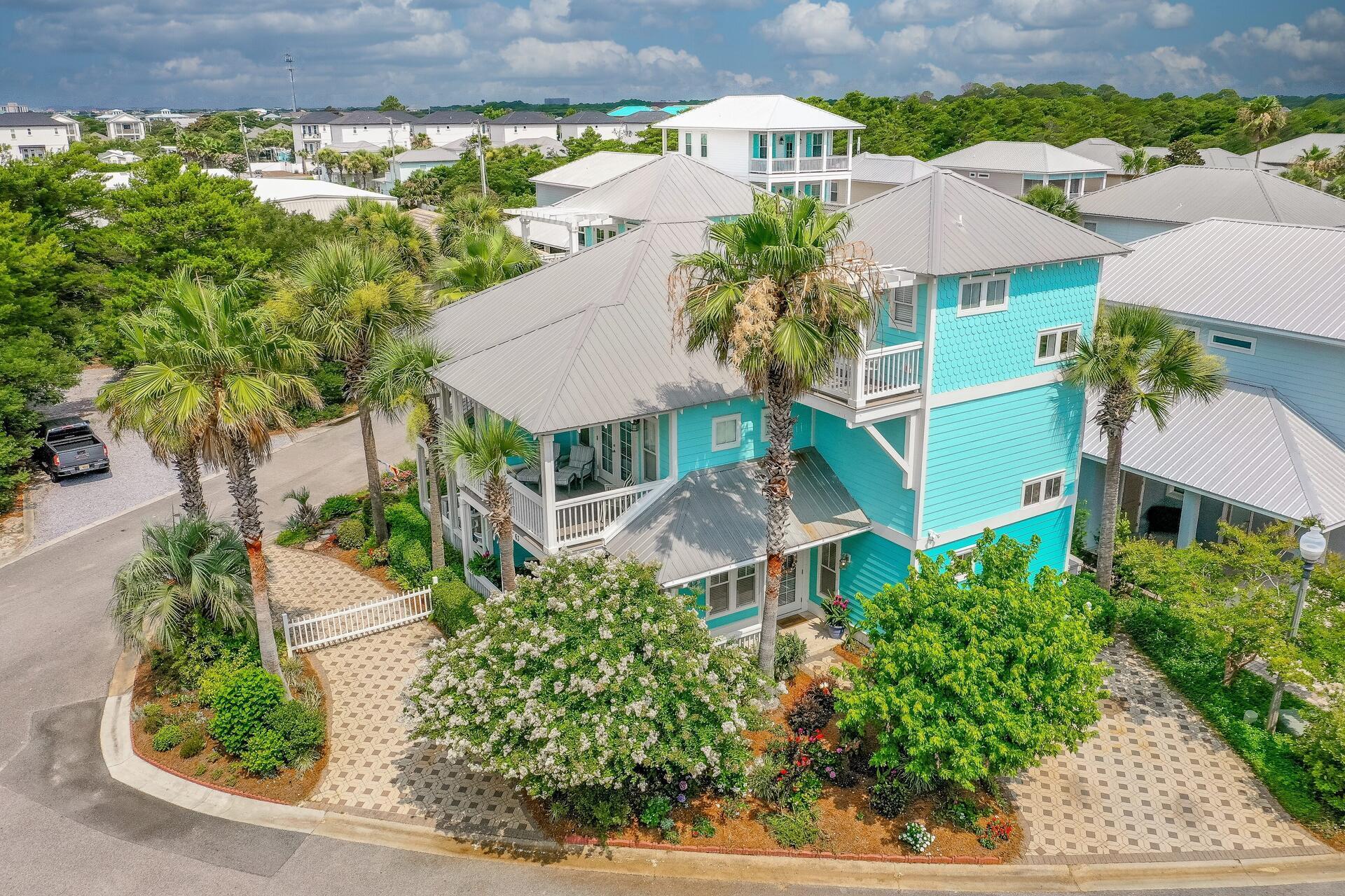 EMERALD WATERS VILLAGE - Residential