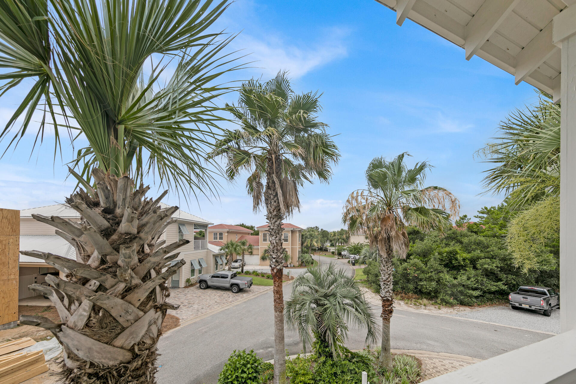EMERALD WATERS VILLAGE - Residential