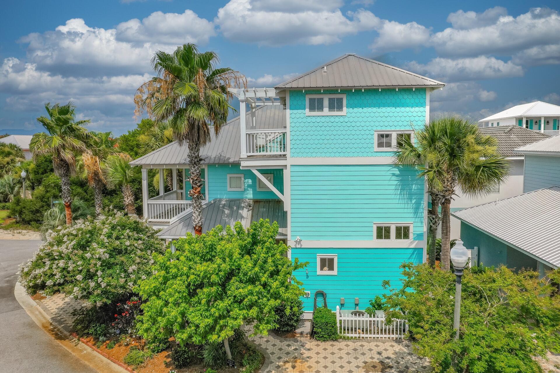 EMERALD WATERS VILLAGE - Residential