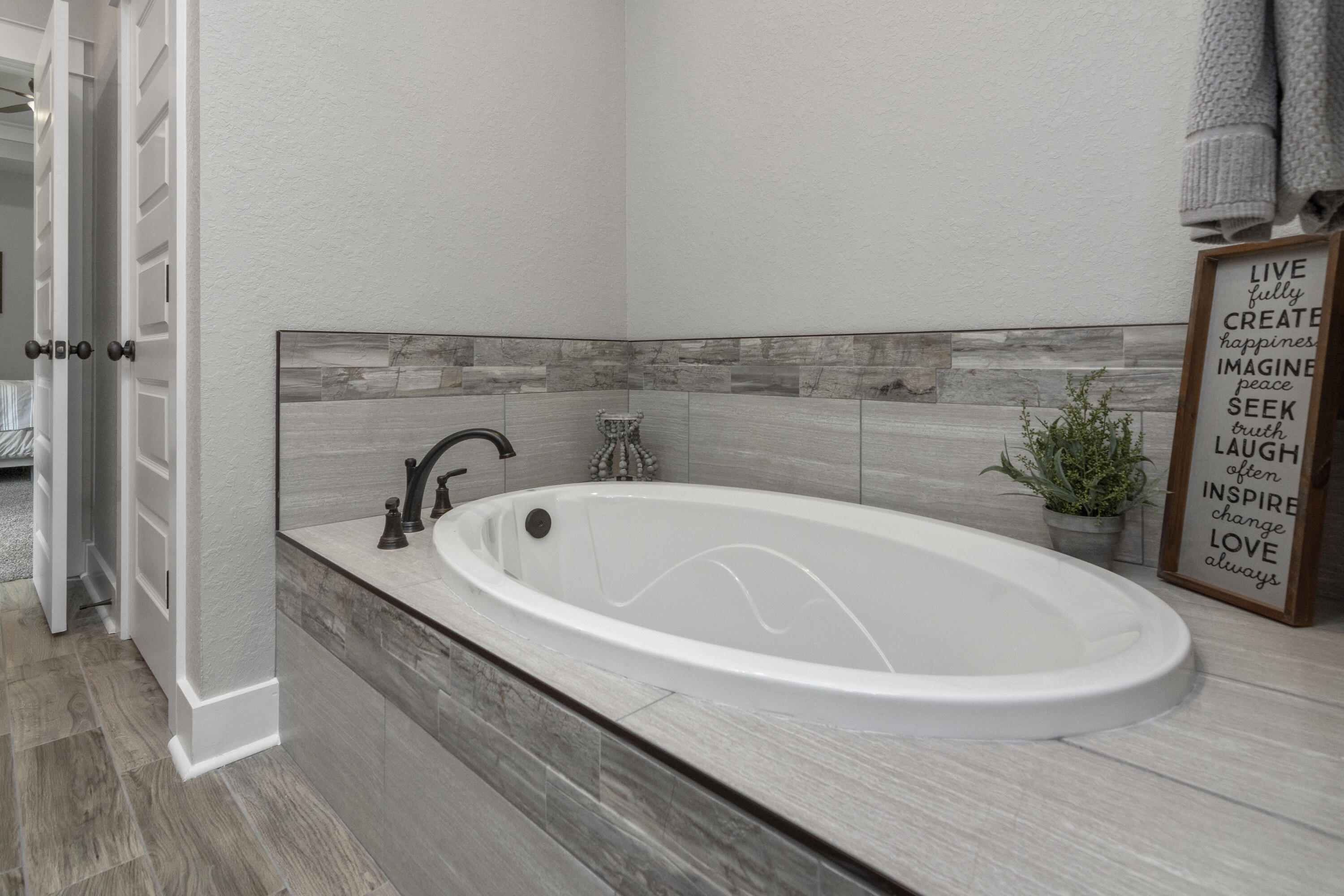 BRIDLE WOOD EST PH I - Residential