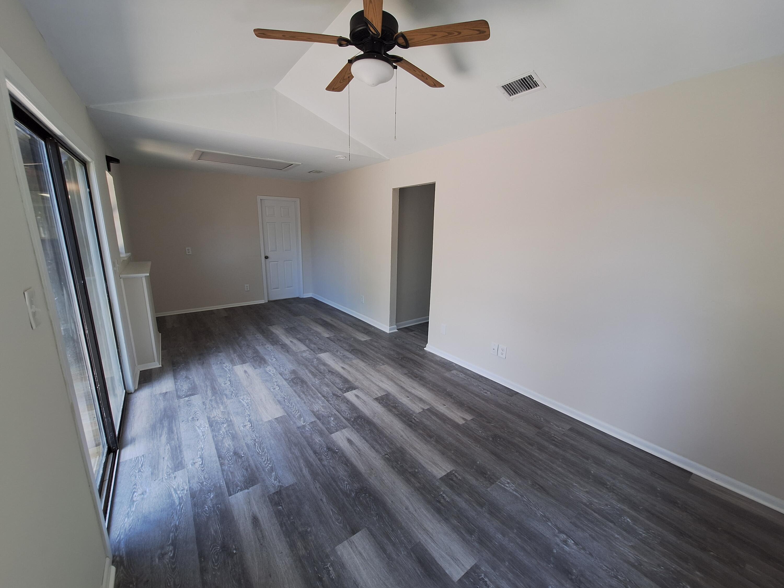 WYNNEHAVEN BCH EST LOT 15 BLK 23 - Residential