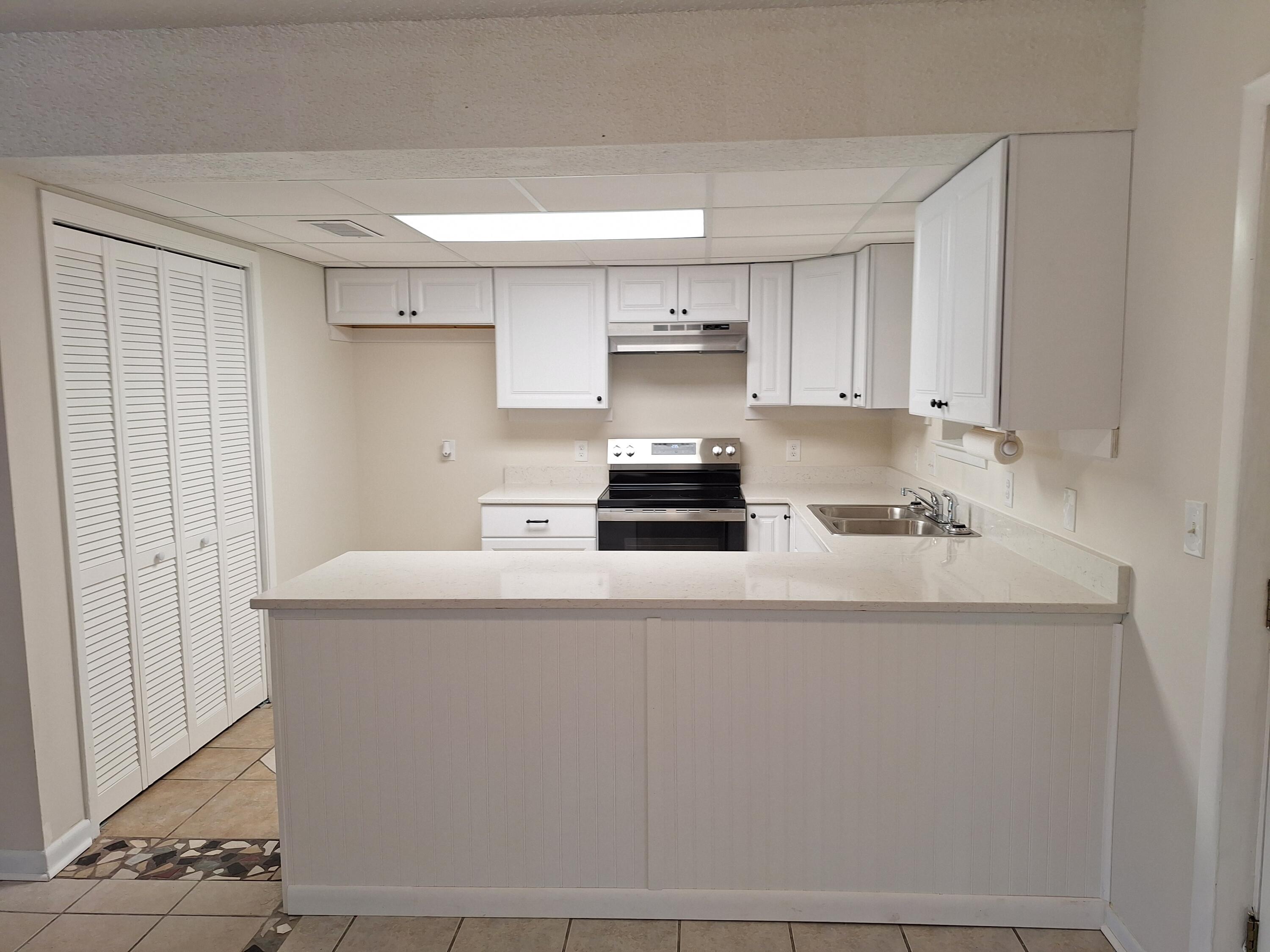 WYNNEHAVEN BCH EST LOT 15 BLK 23 - Residential